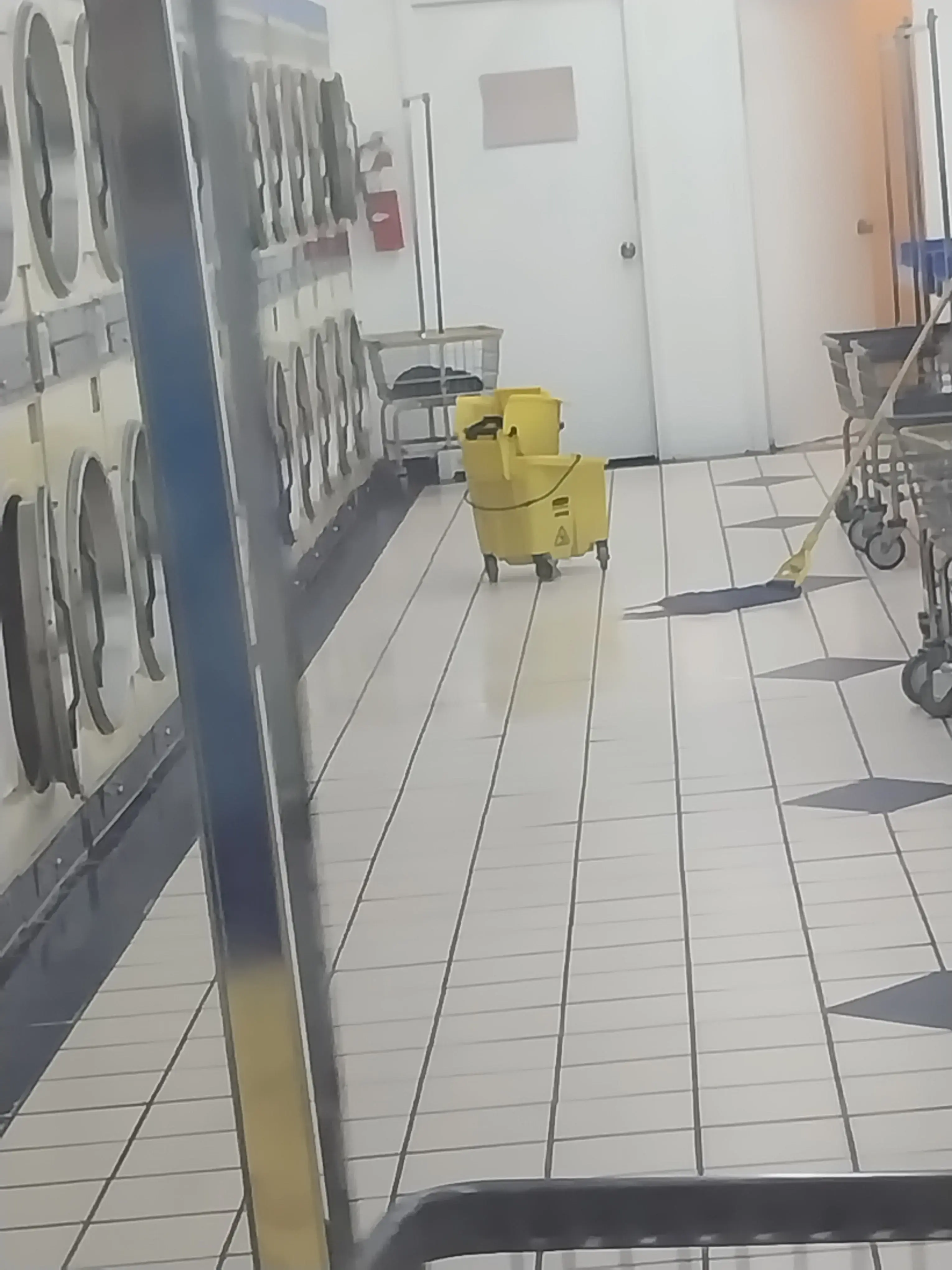 Washateria Land - Wash and Fold Services thumbnail 18