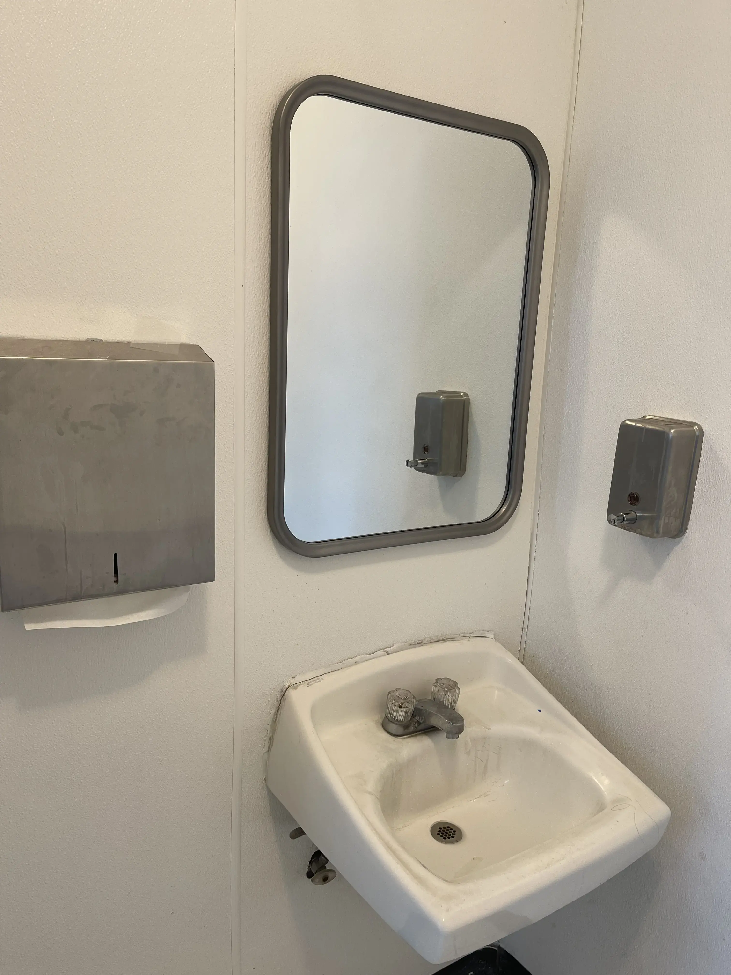 Washateria Land - Wash and Fold Services thumbnail 9