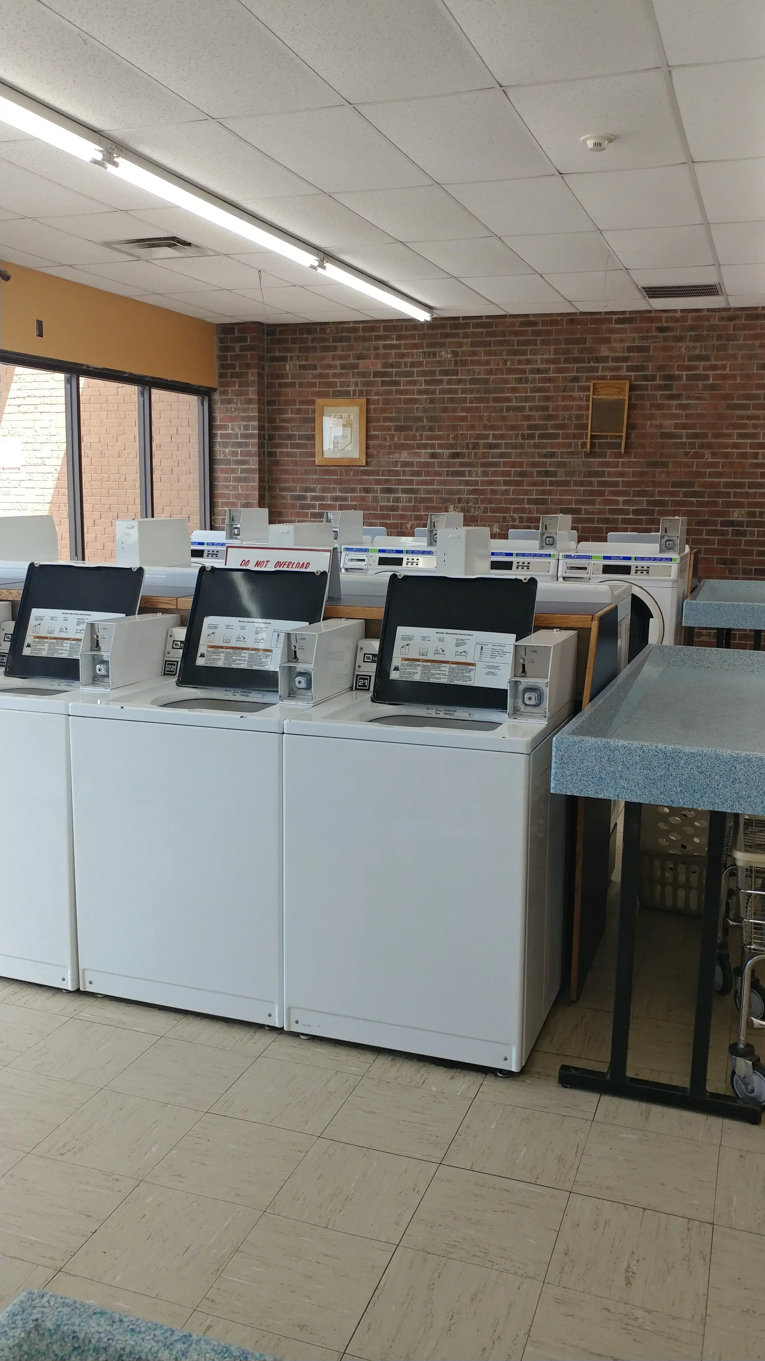 Washboard dry cleaners - Image 10