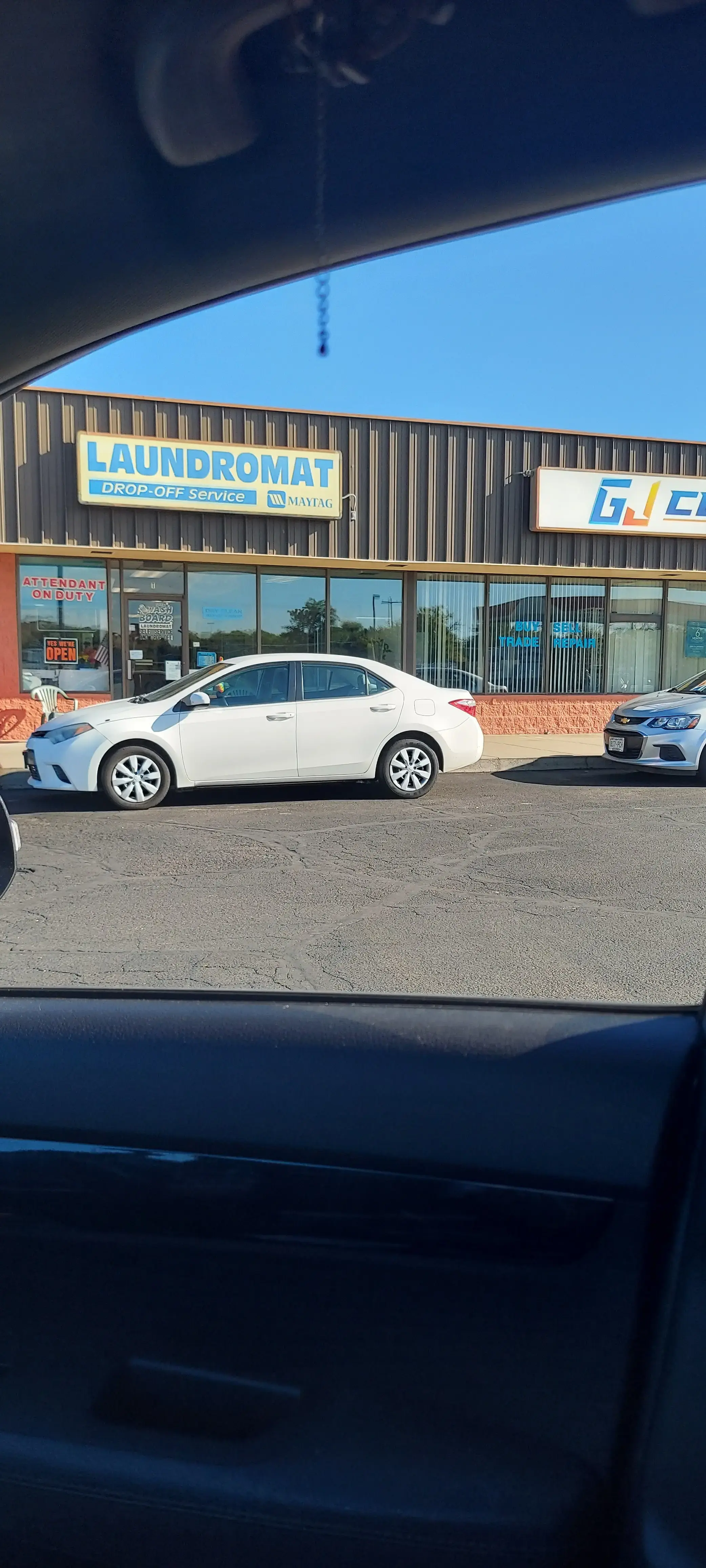 Washboard Laundromat - Image 12