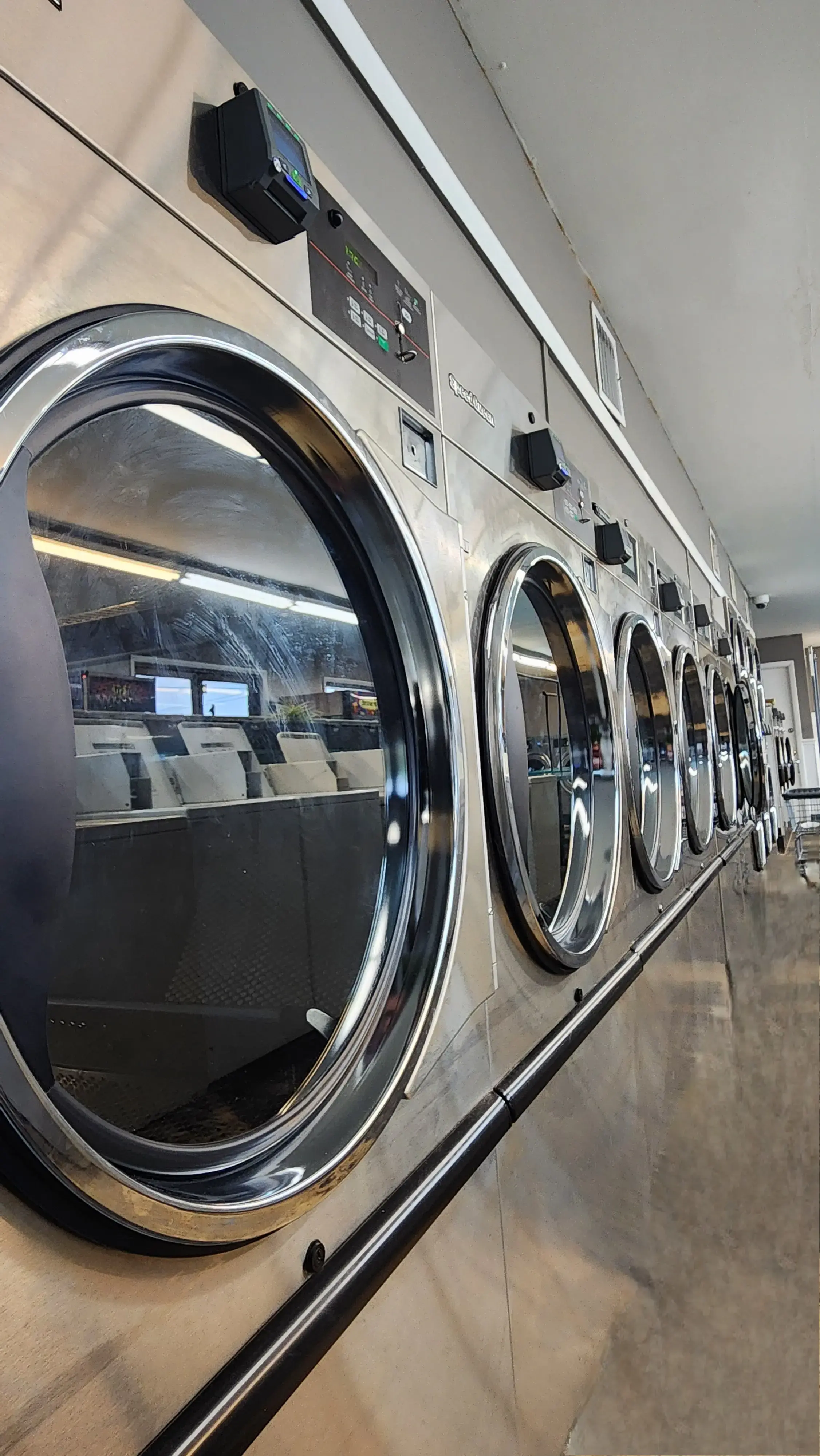 WashCo Laundry - Image 2