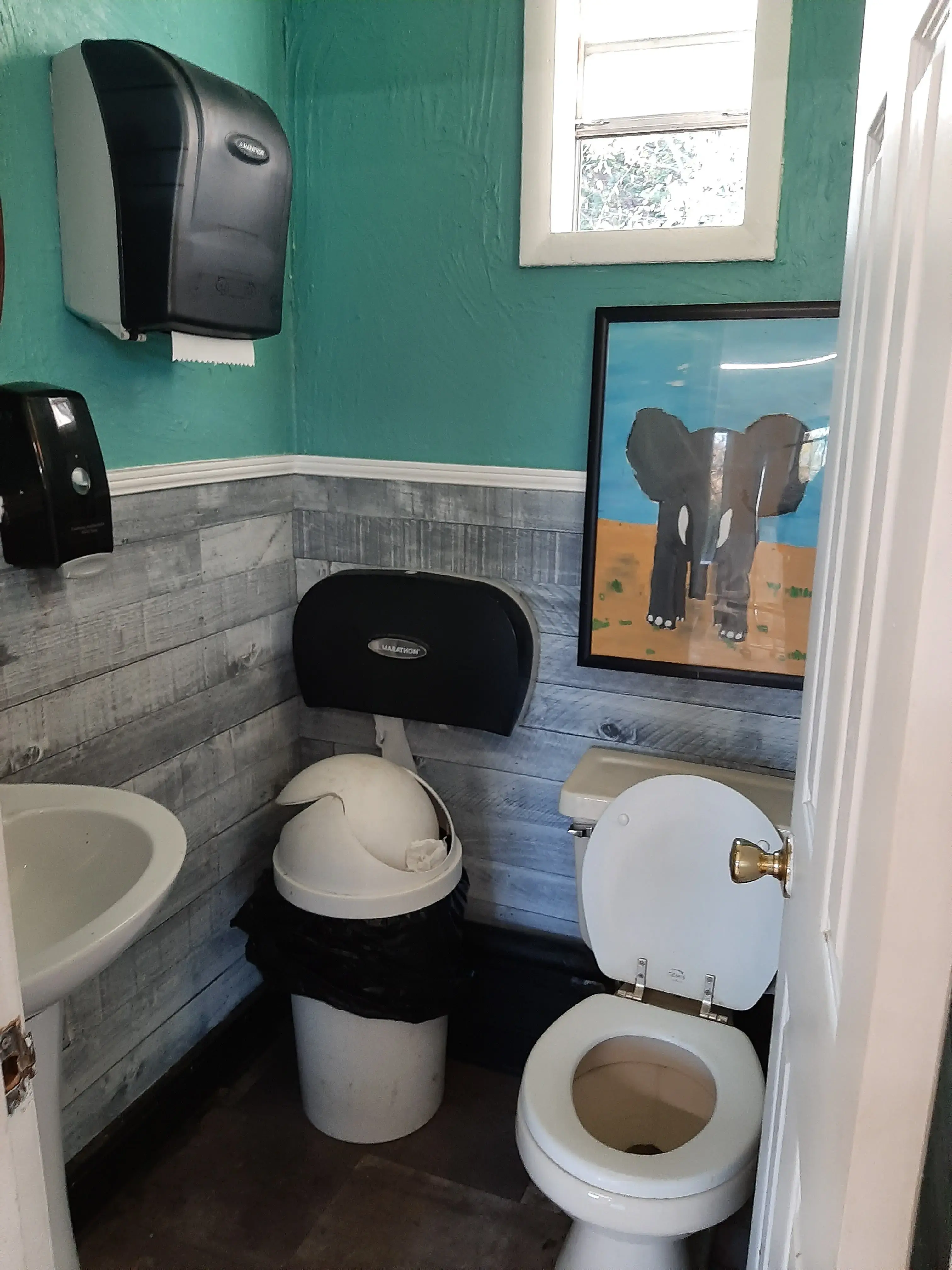 WashCo Laundry - Image 13