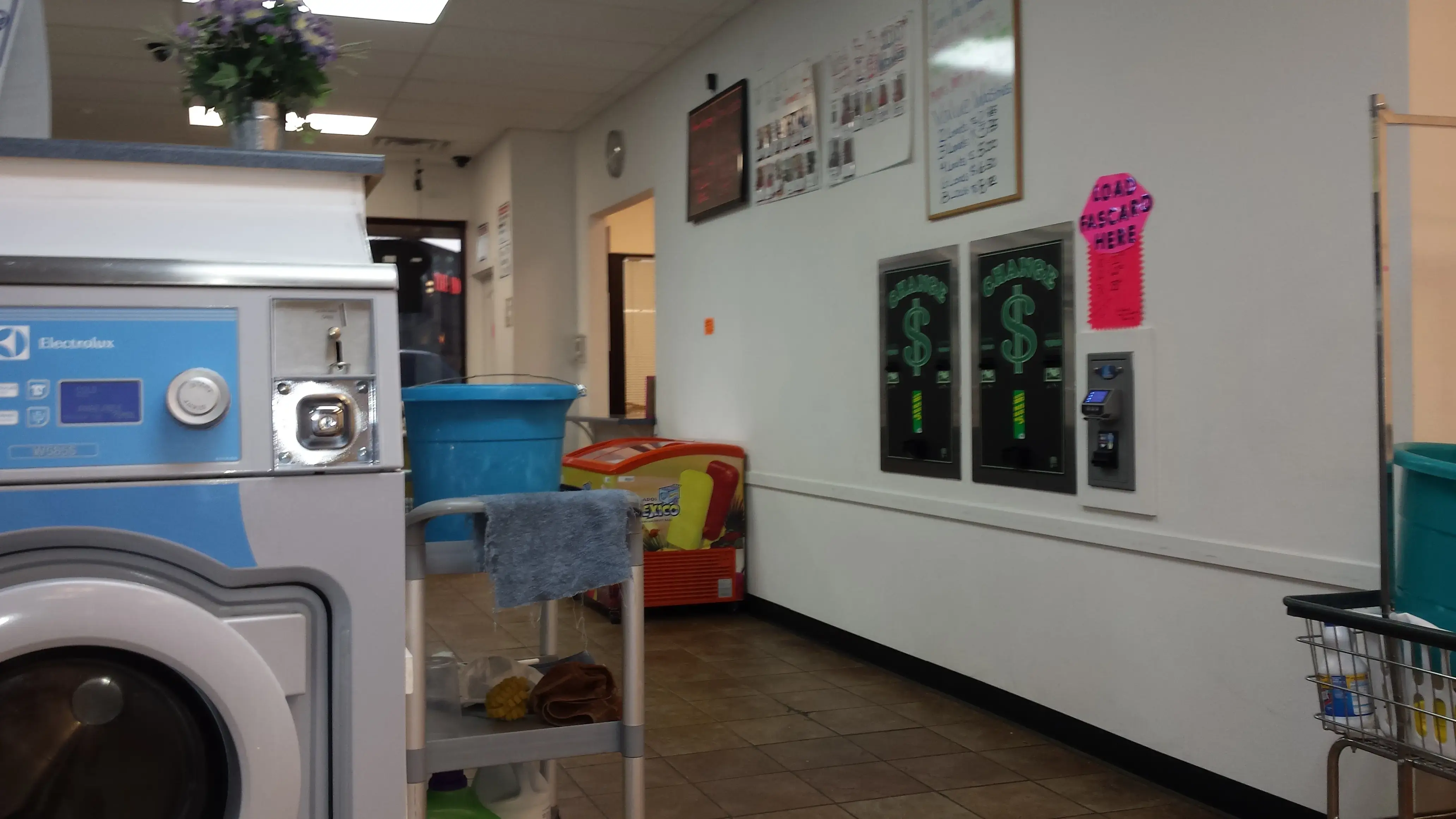 Wash'em Up Laundry #2 - Laundromat Denver thumbnail 10