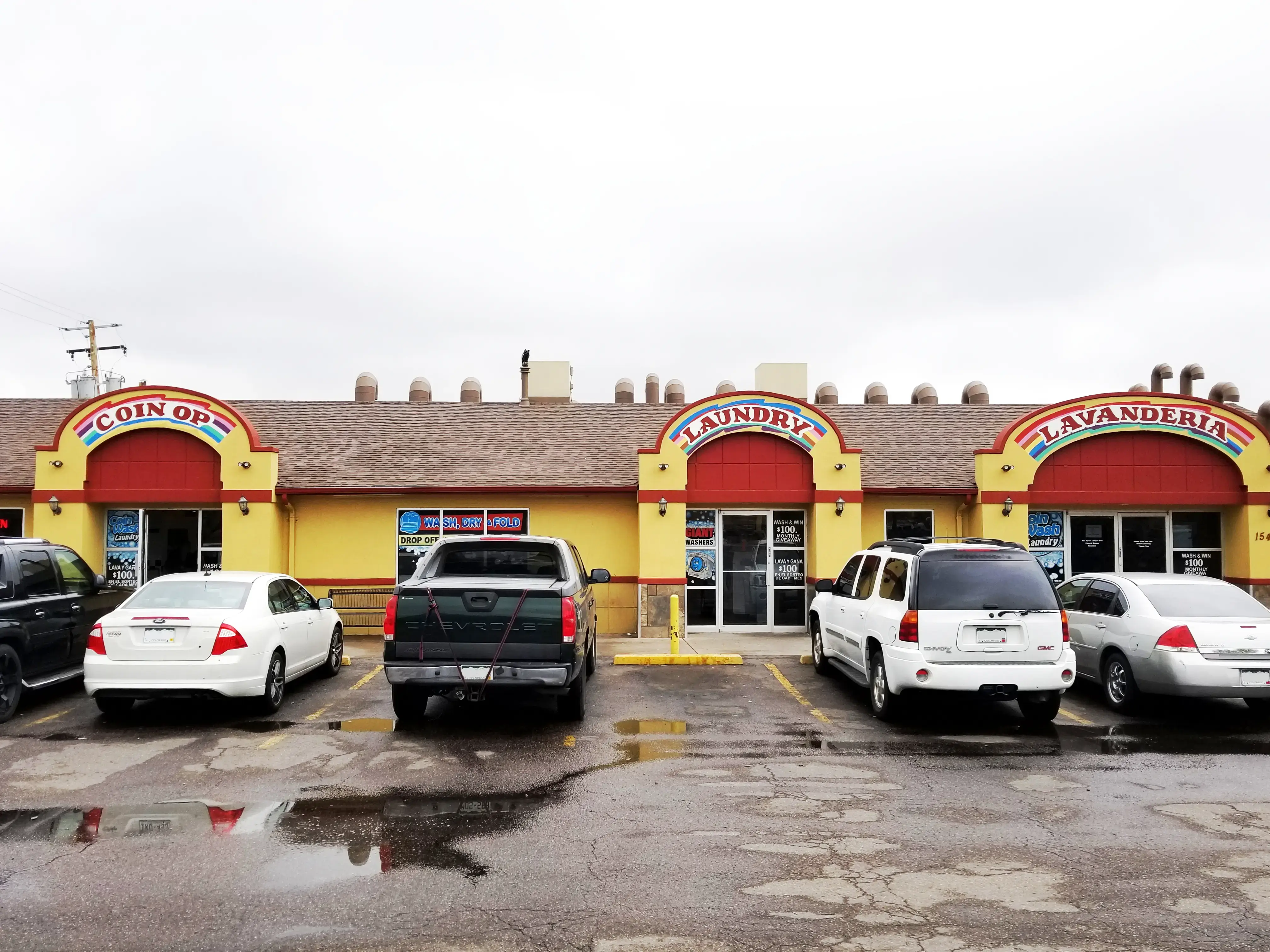 Wash'em Up Laundry #4 Laundromat Aurora - Image 3