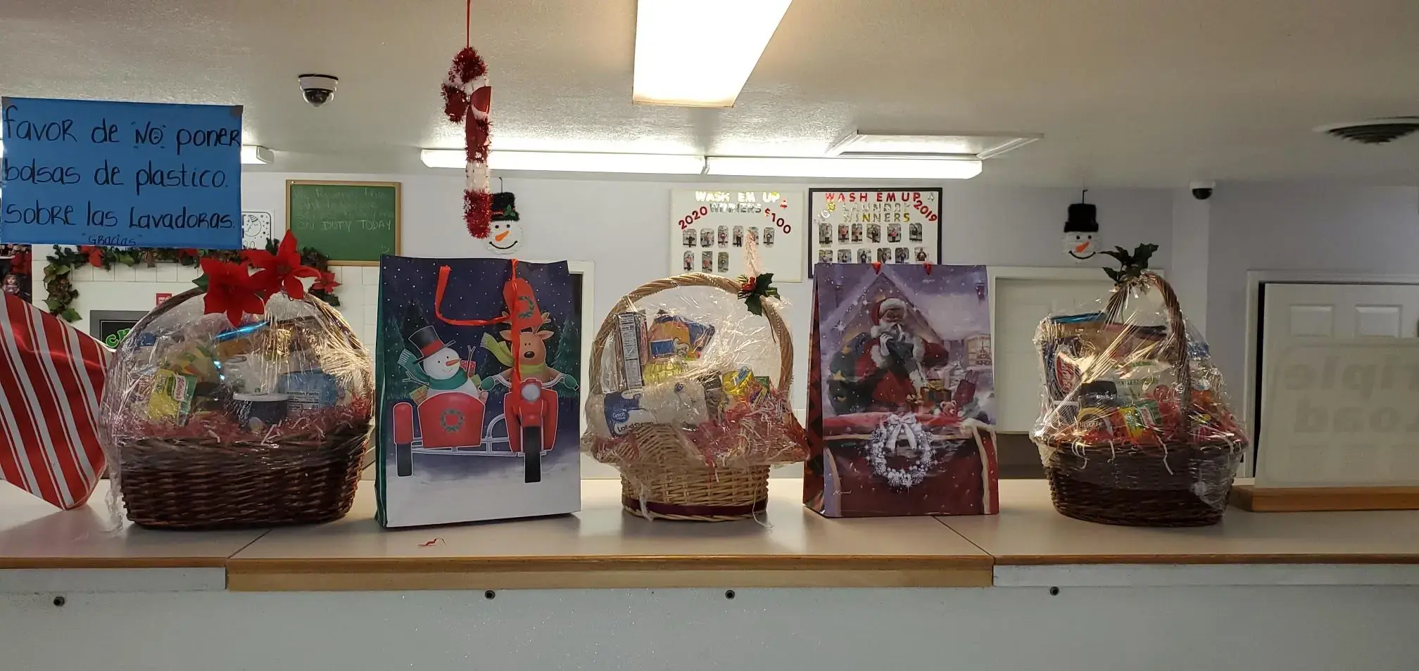 Wash'em Up Laundry #4 Laundromat Aurora thumbnail 9