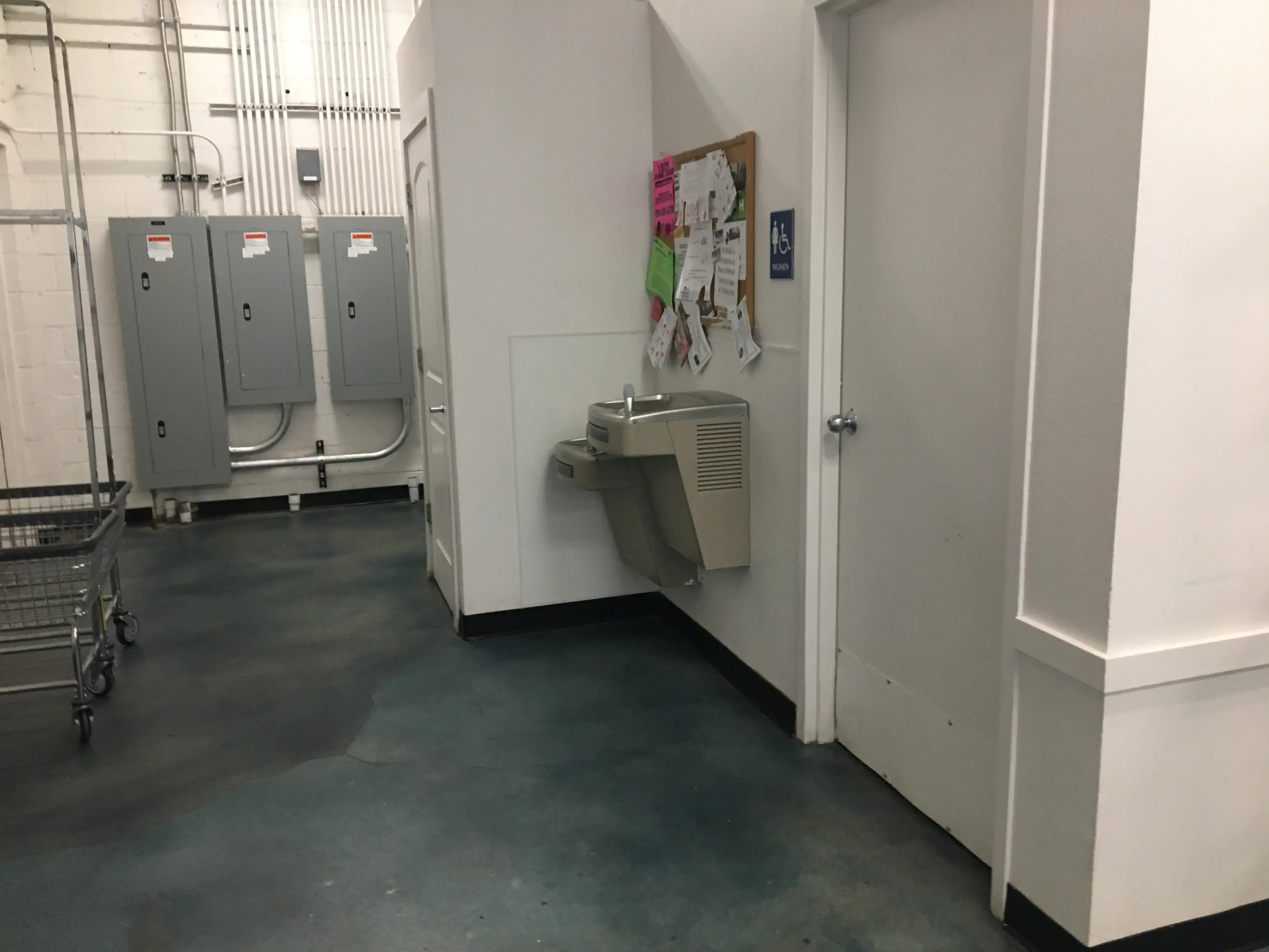 Wash'em Up Laundry #6 - Laundromat Aurora - Image 17