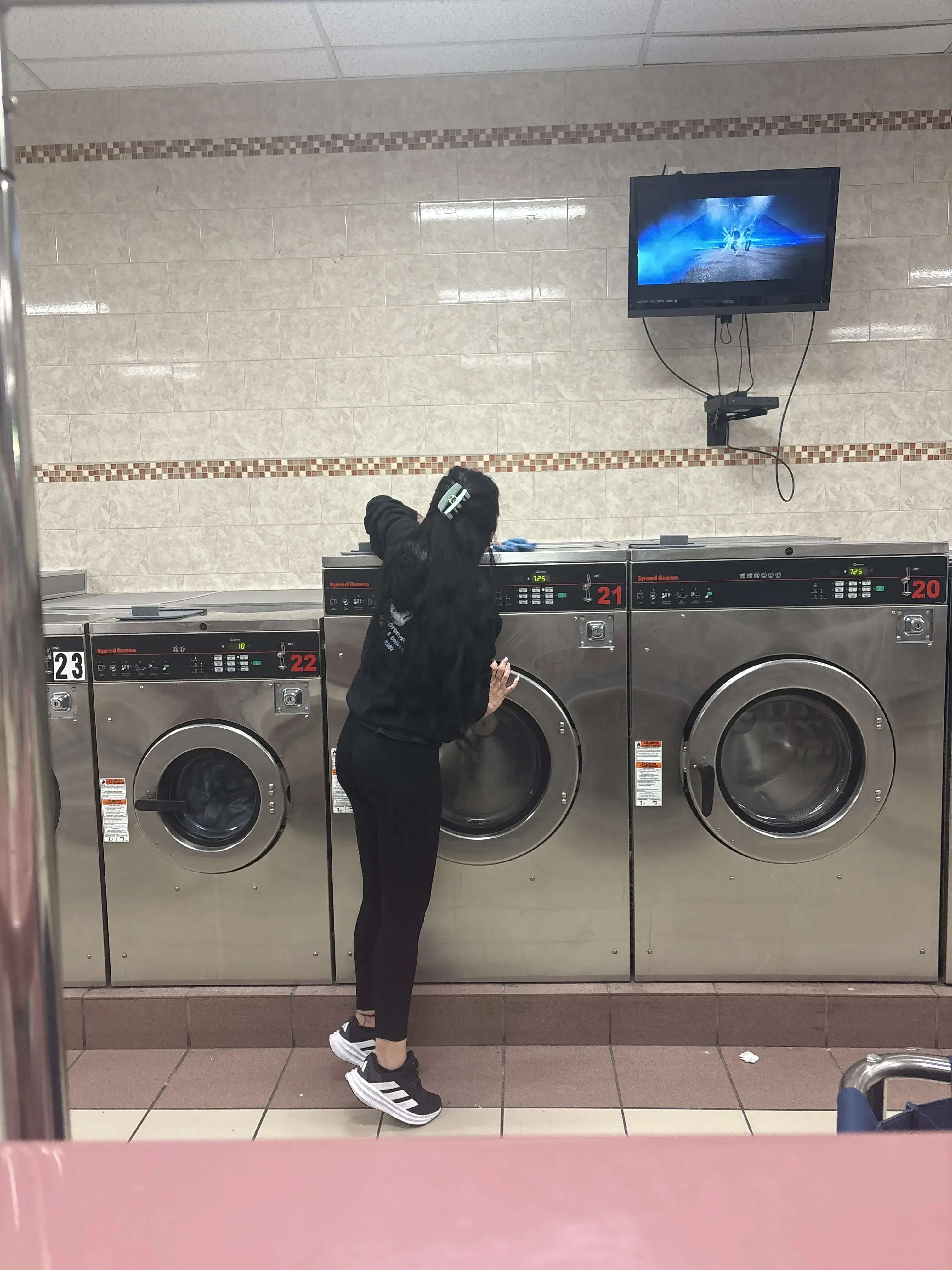 Washerman’s Laundromat thumbnail 14