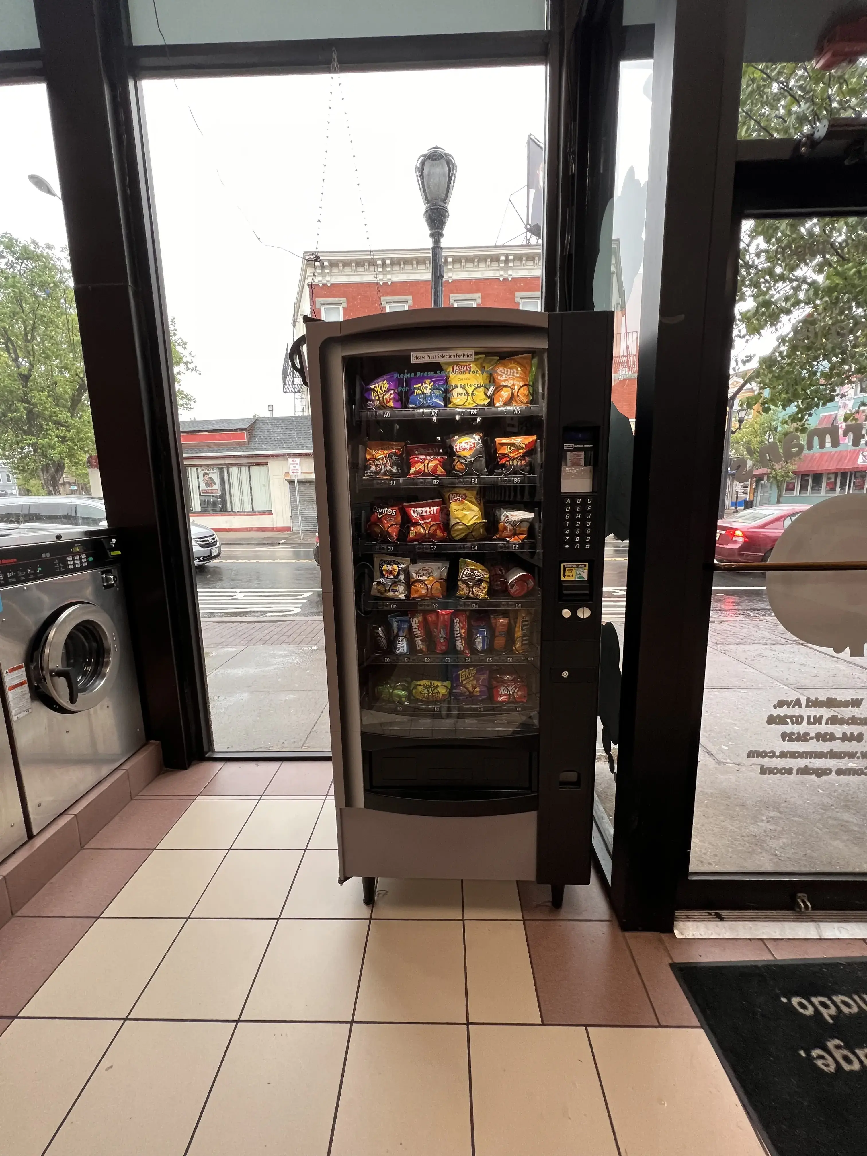 Washerman’s Laundromat thumbnail 10