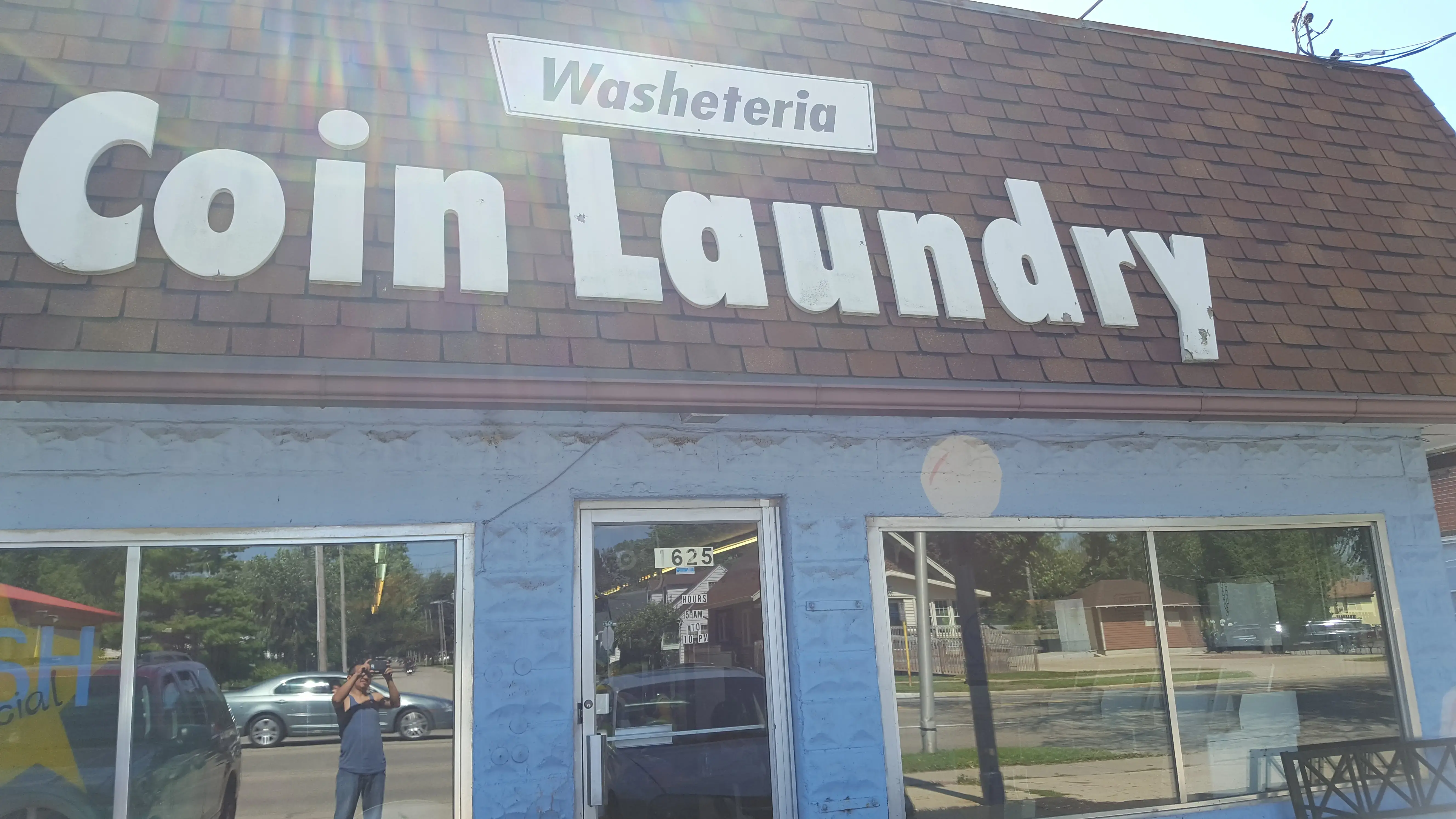 Washeteria Laundromat - Image 3