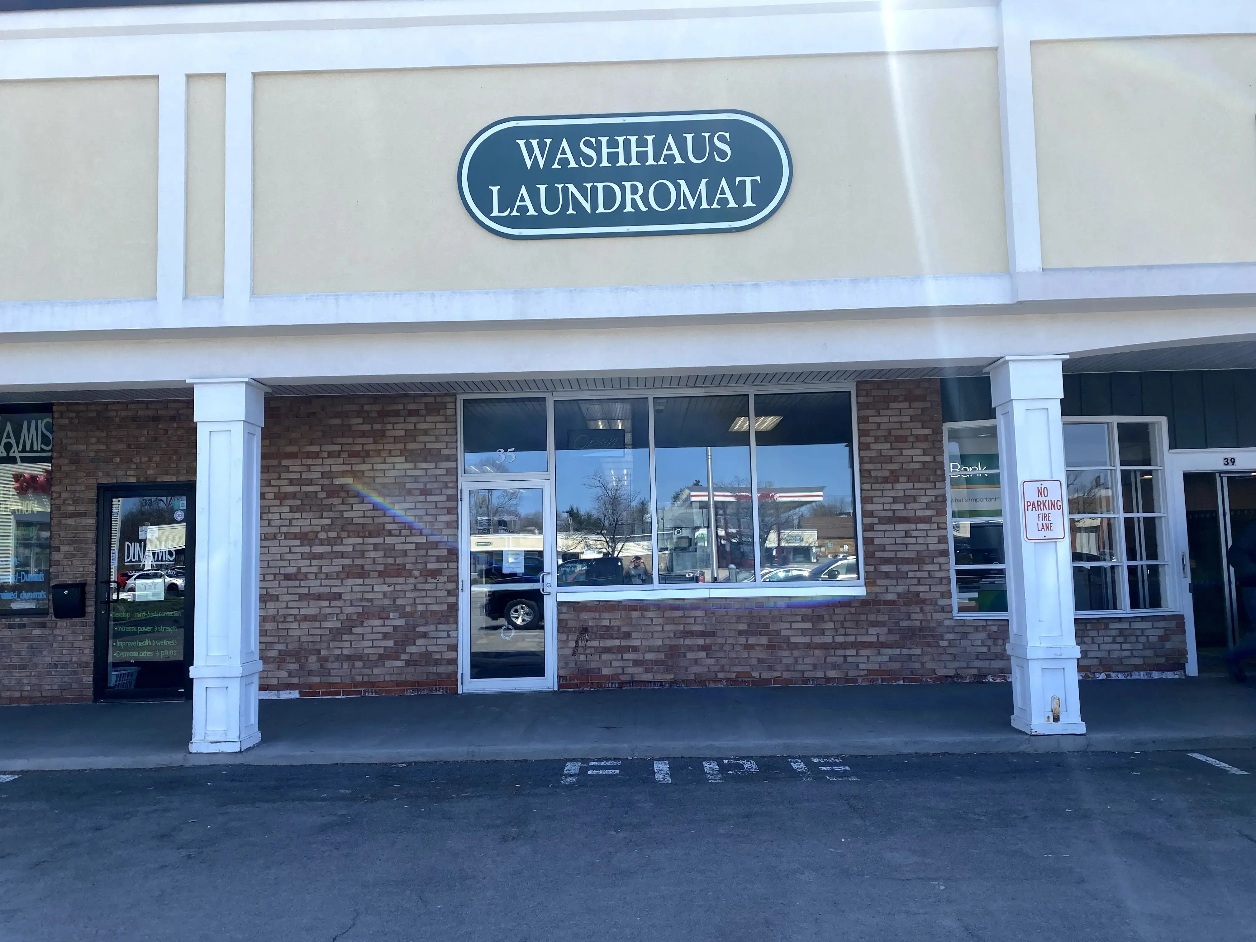 Washhaus Laundromat thumbnail 4