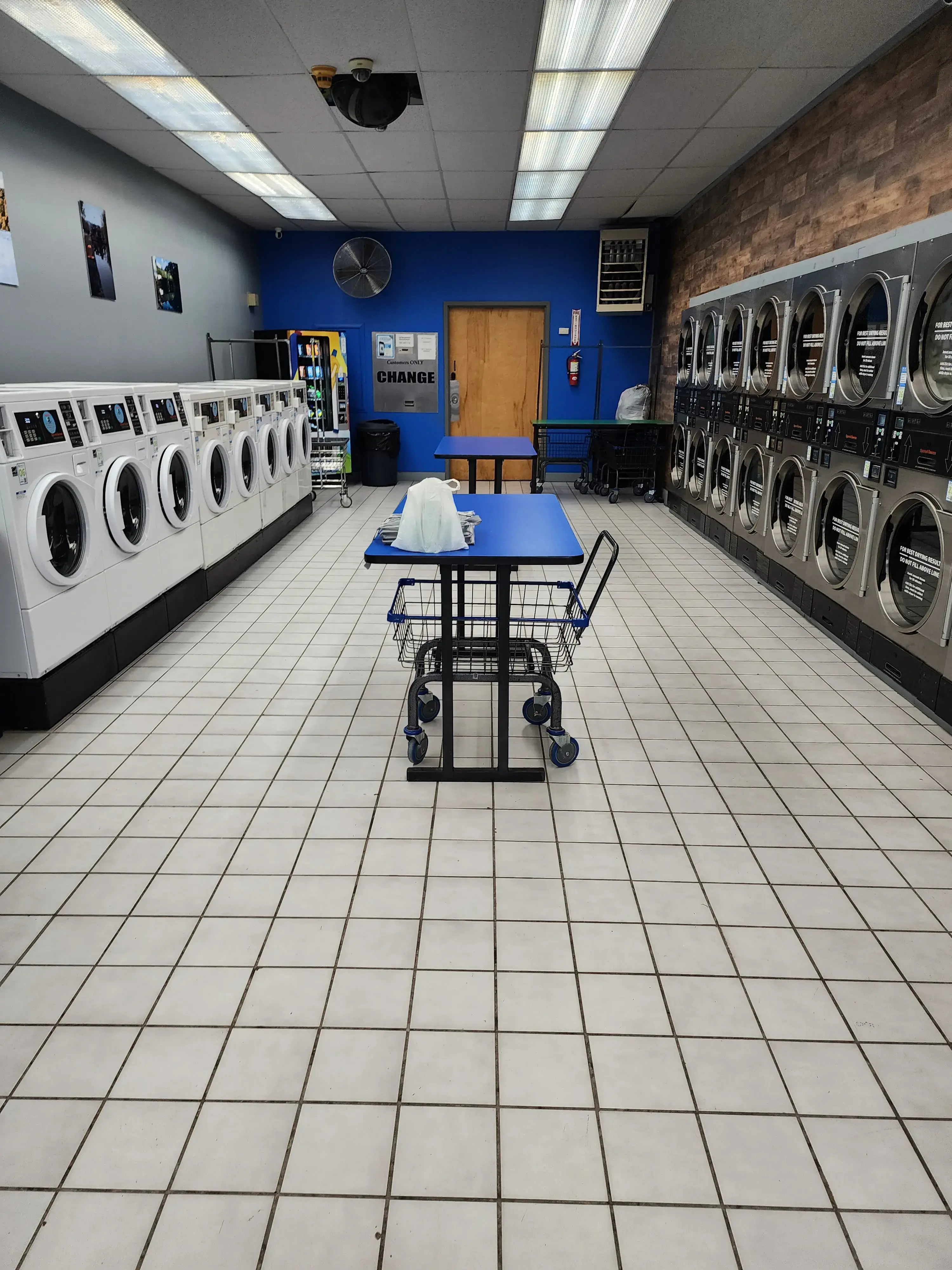 Washhaus Laundromat thumbnail 17