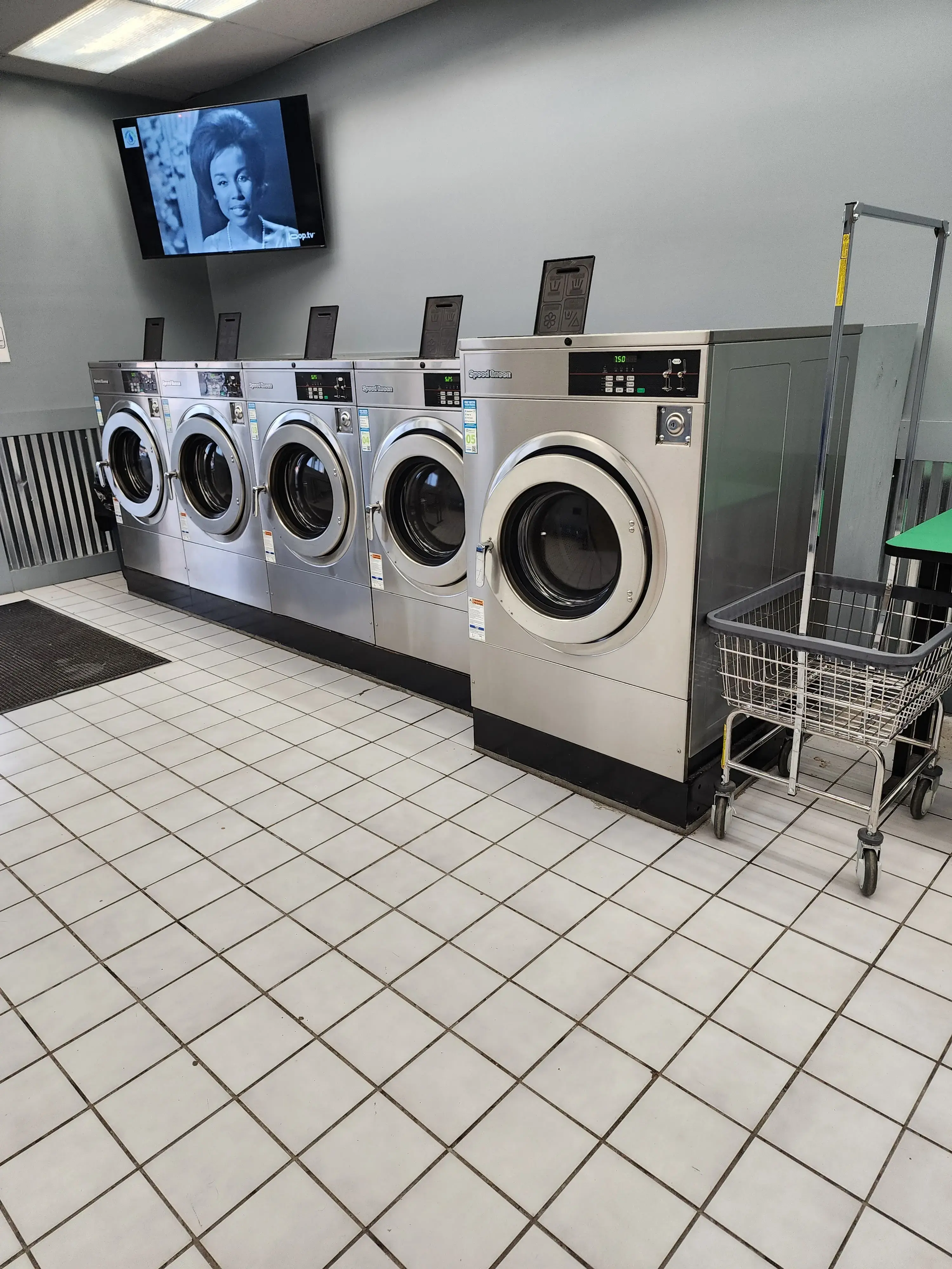 Washhaus Laundromat thumbnail 19