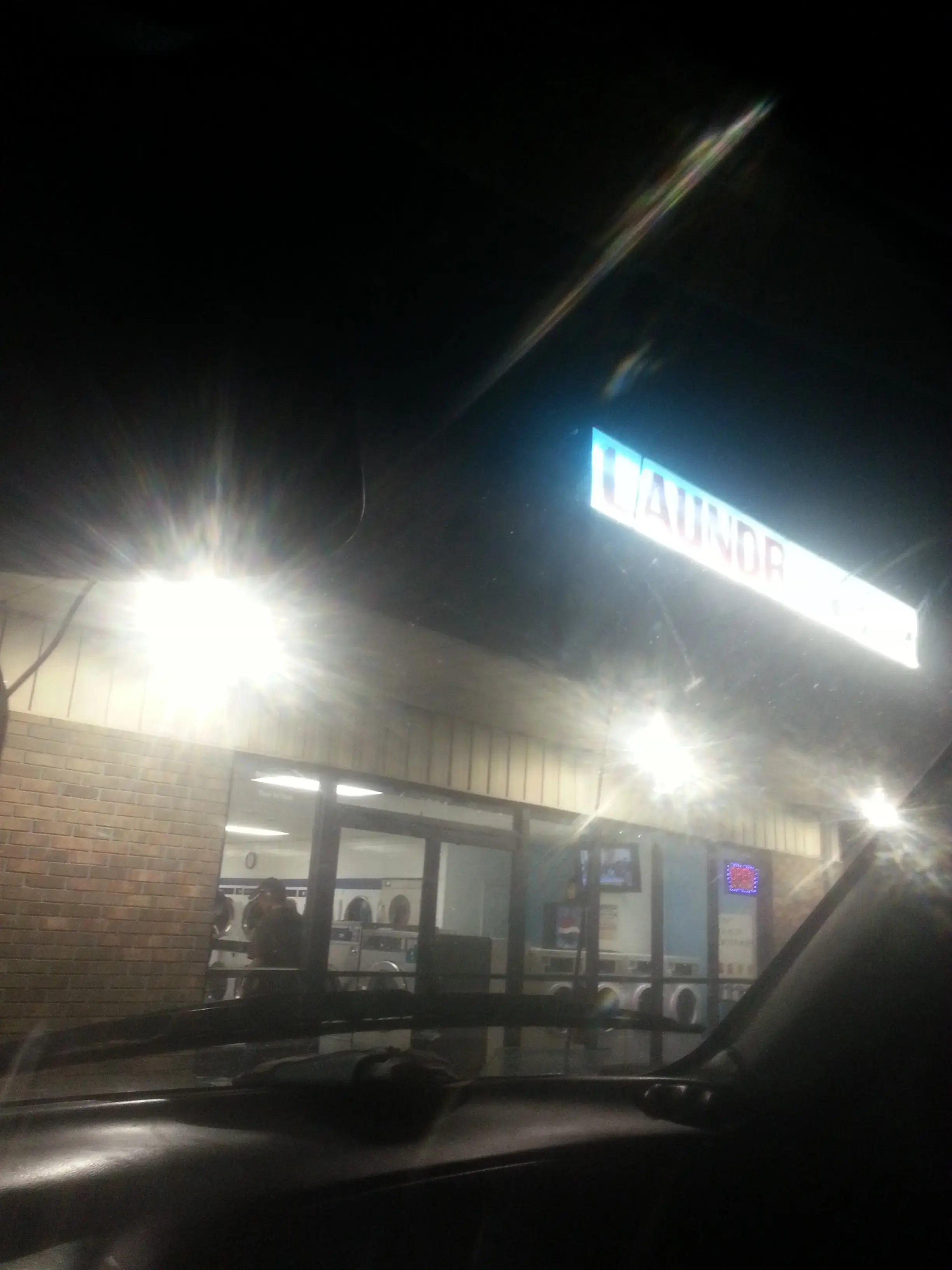 Washin Golden Springs Coin Laundry thumbnail 10