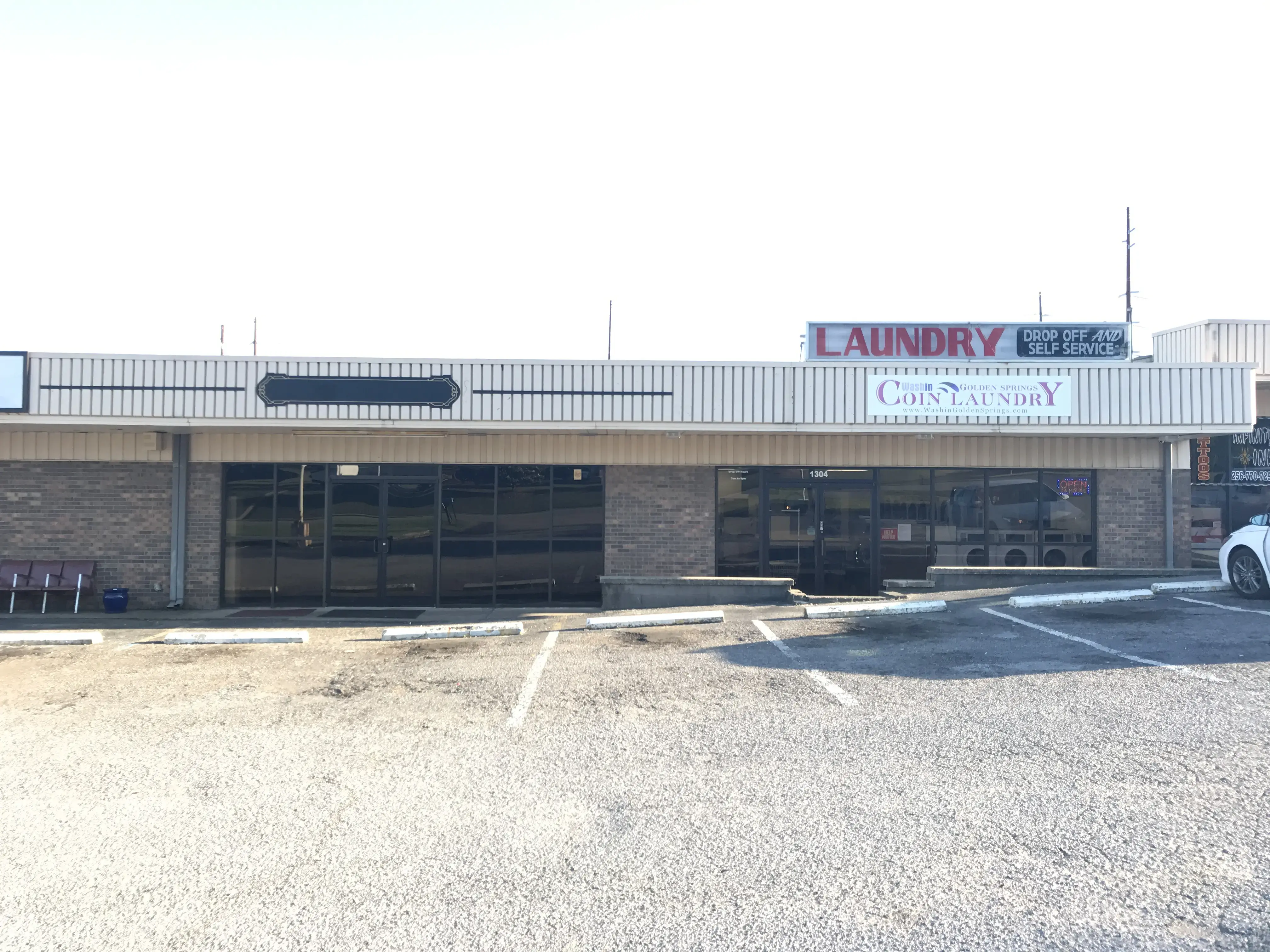 Washin Golden Springs Coin Laundry thumbnail 6