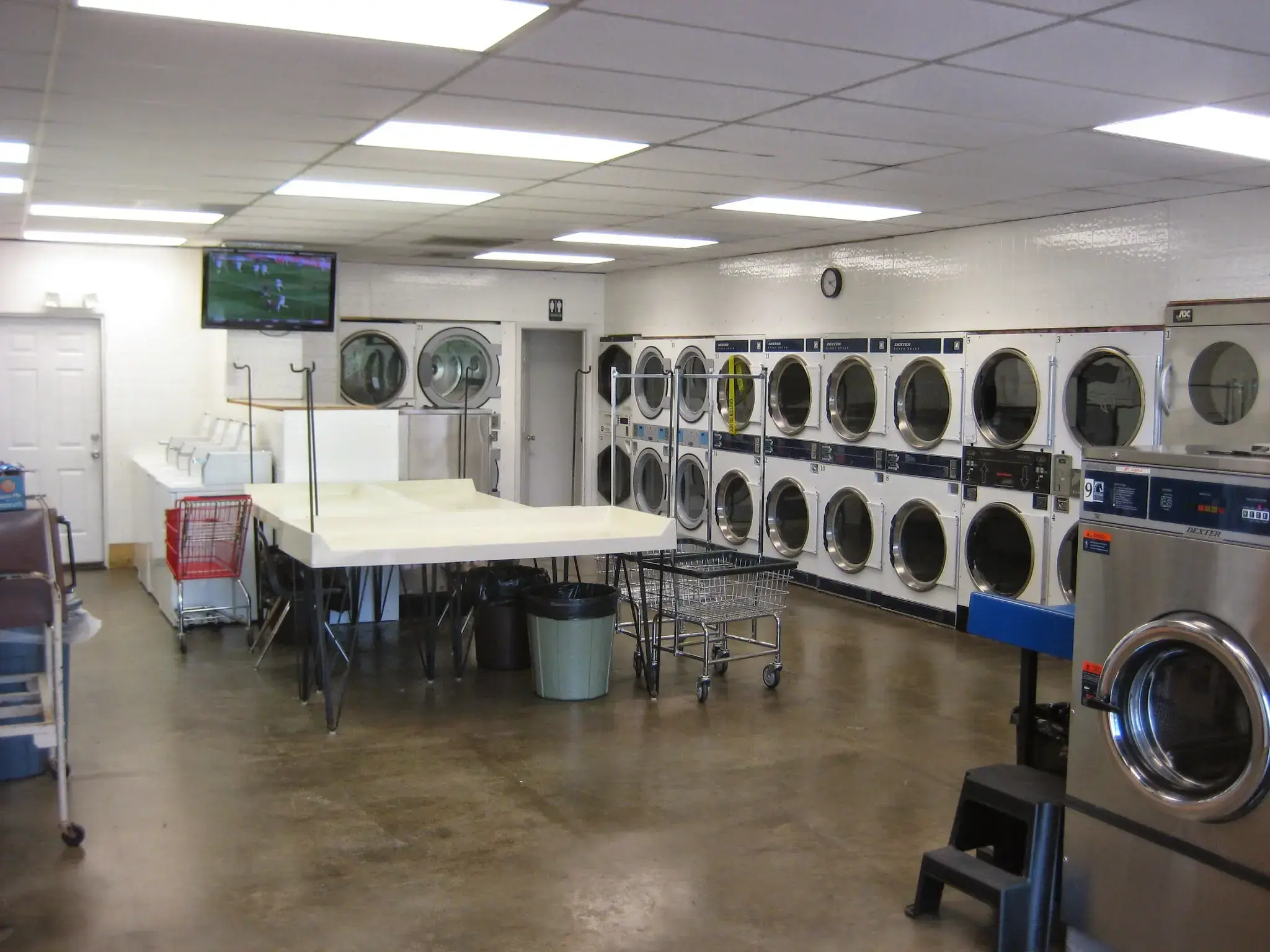 Washin Golden Springs Coin Laundry thumbnail 17