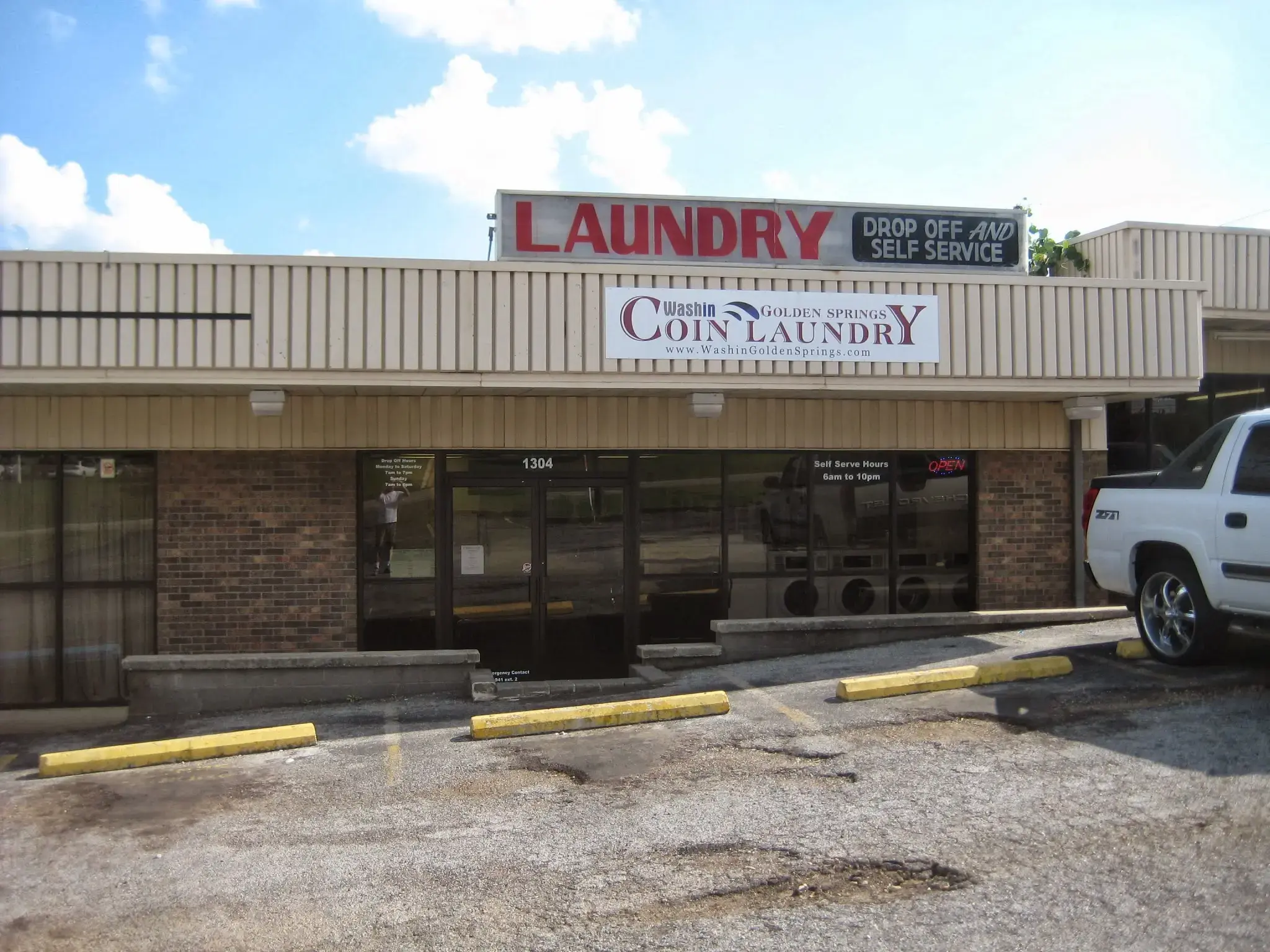 Washin Golden Springs Coin Laundry location