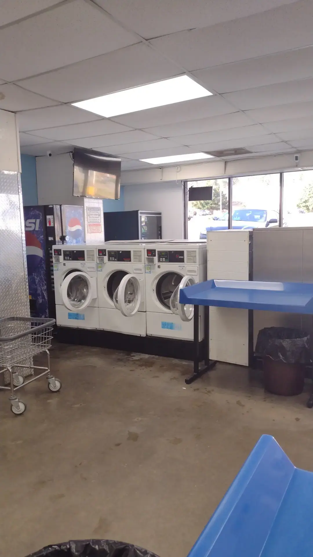 Washin Golden Springs Coin Laundry thumbnail 18