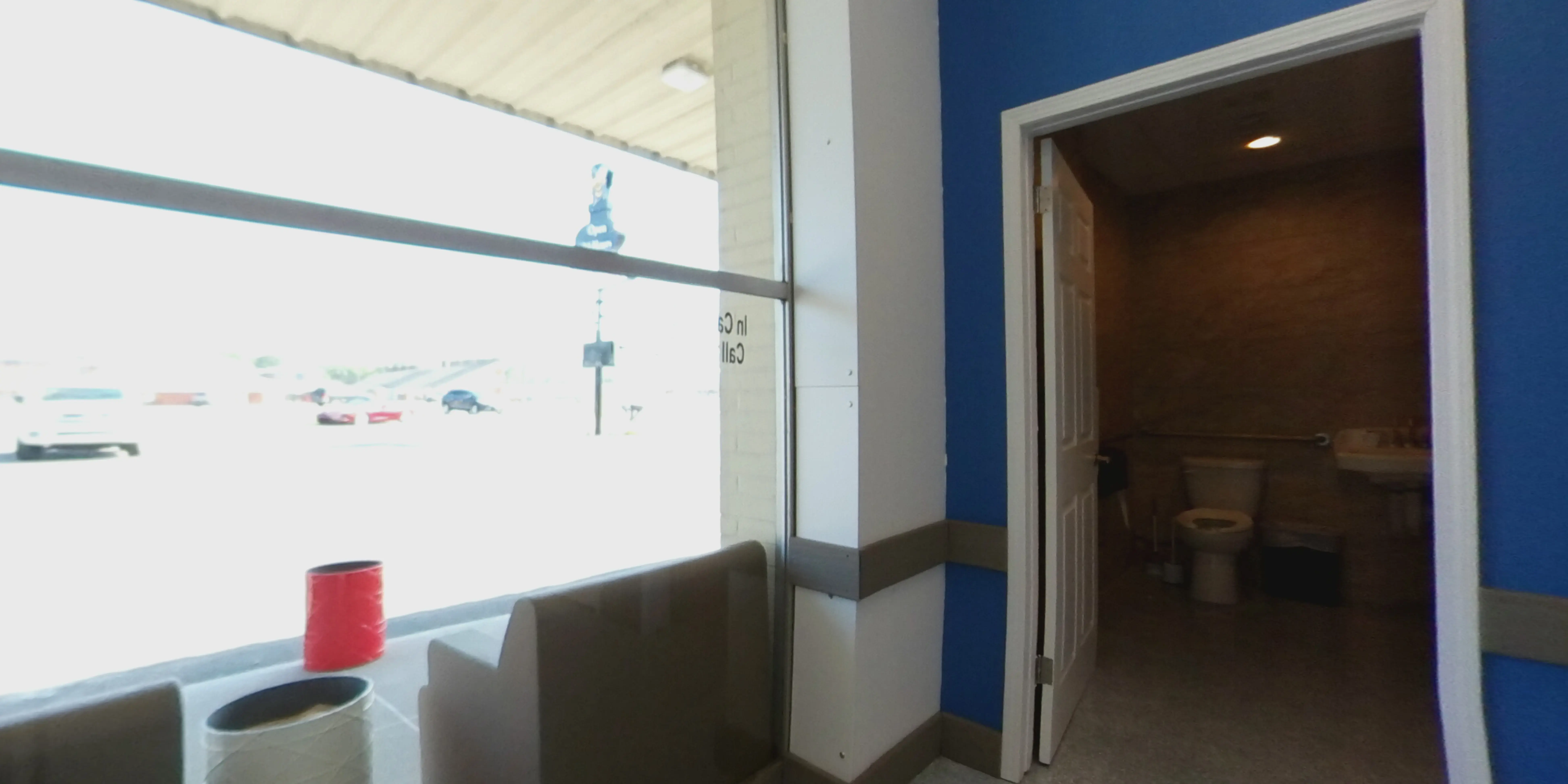 Washin Oxford Coin Laundry thumbnail 8