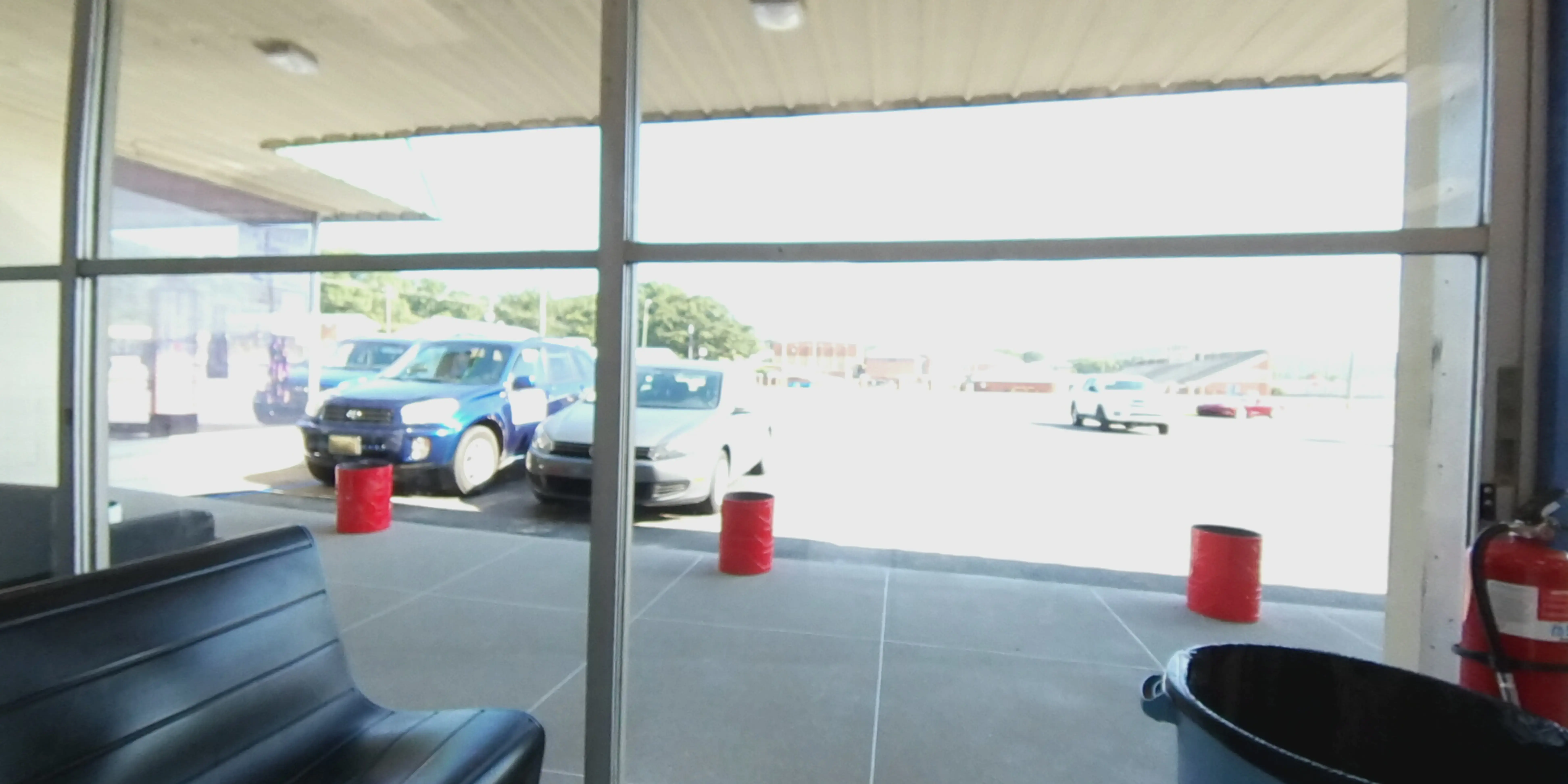 Washin Oxford Coin Laundry thumbnail 11