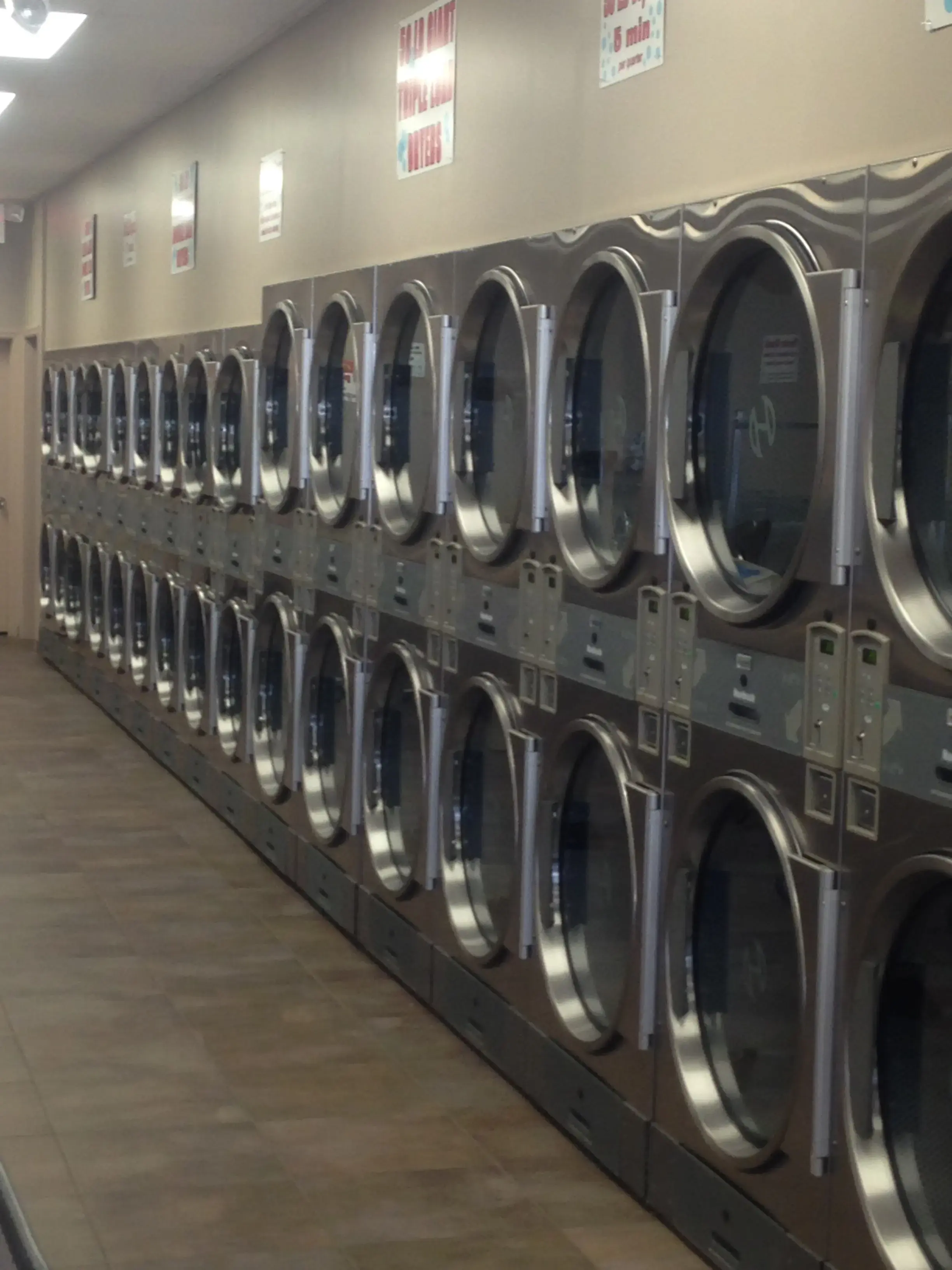 Washing Board laundromat - Image 4