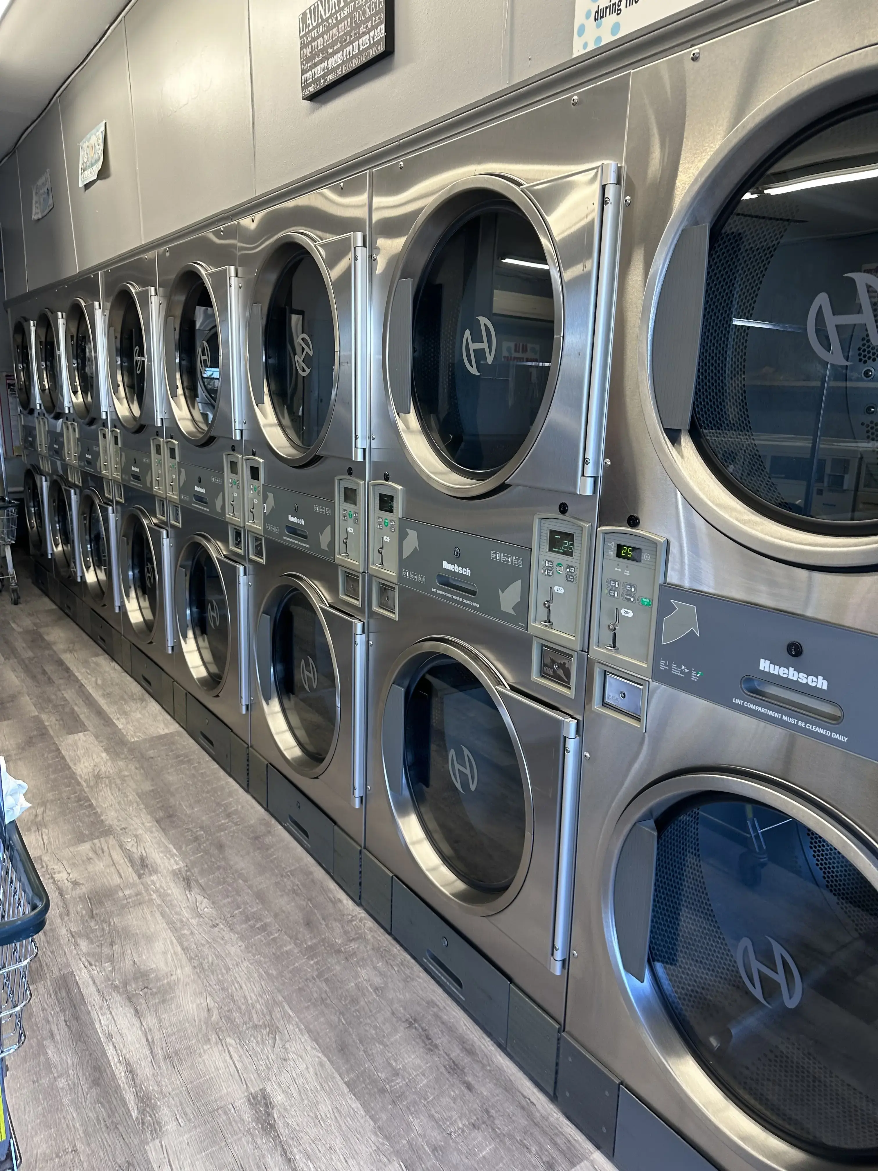 Washing Board Laundromat - Image 3