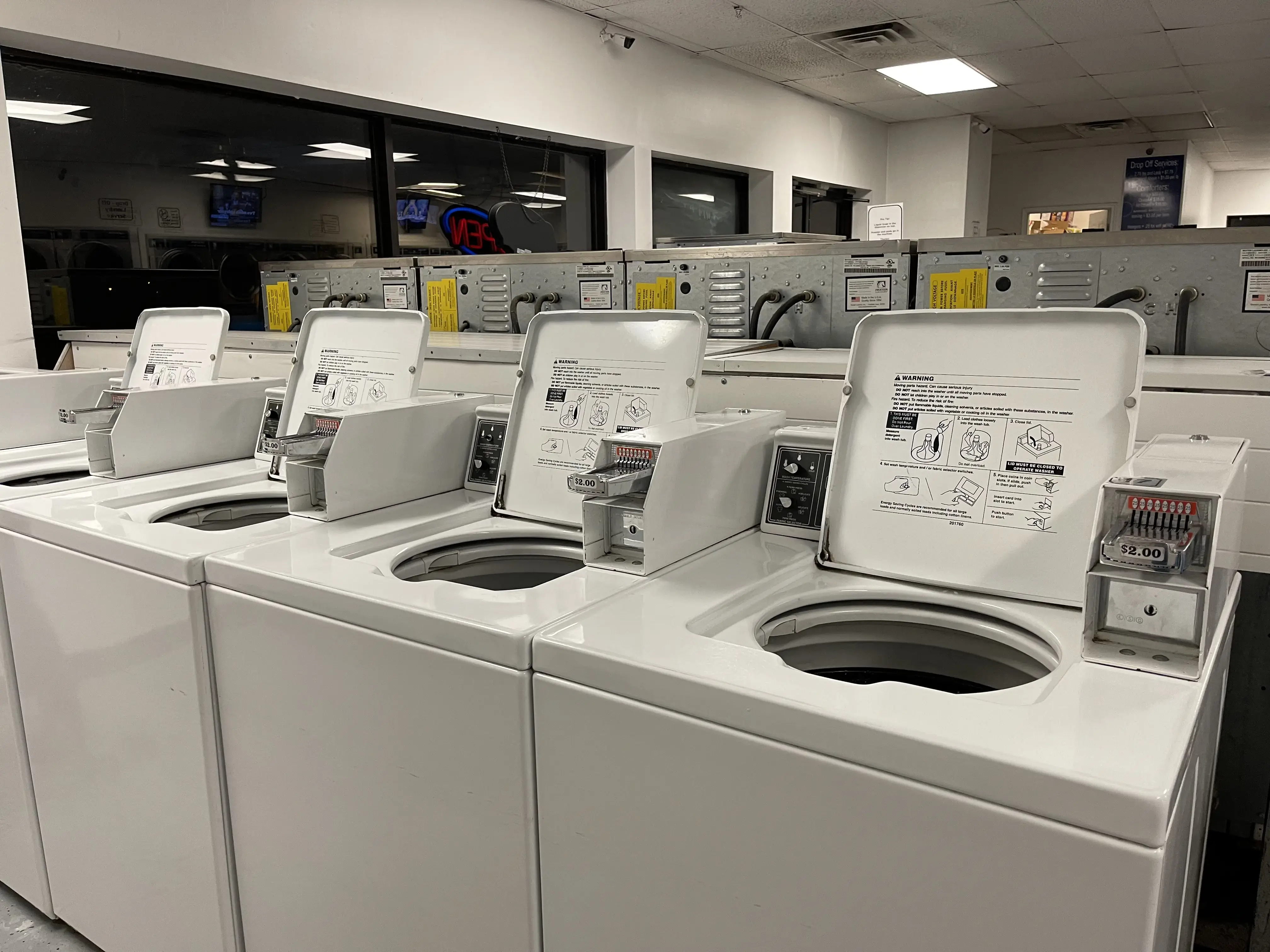 Washing Well Coin Laundry thumbnail 3