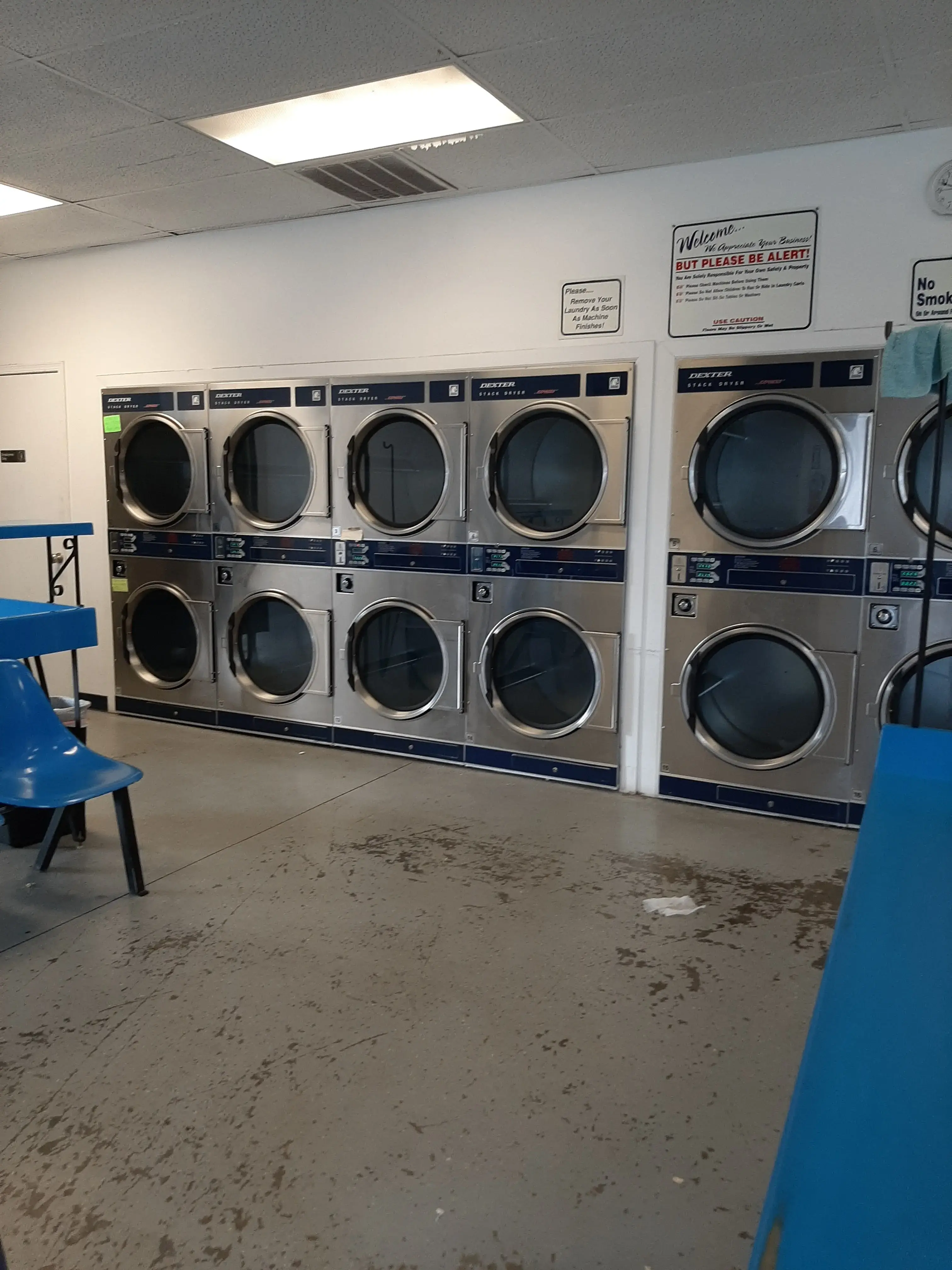 Washing Well Coin Laundry thumbnail 9