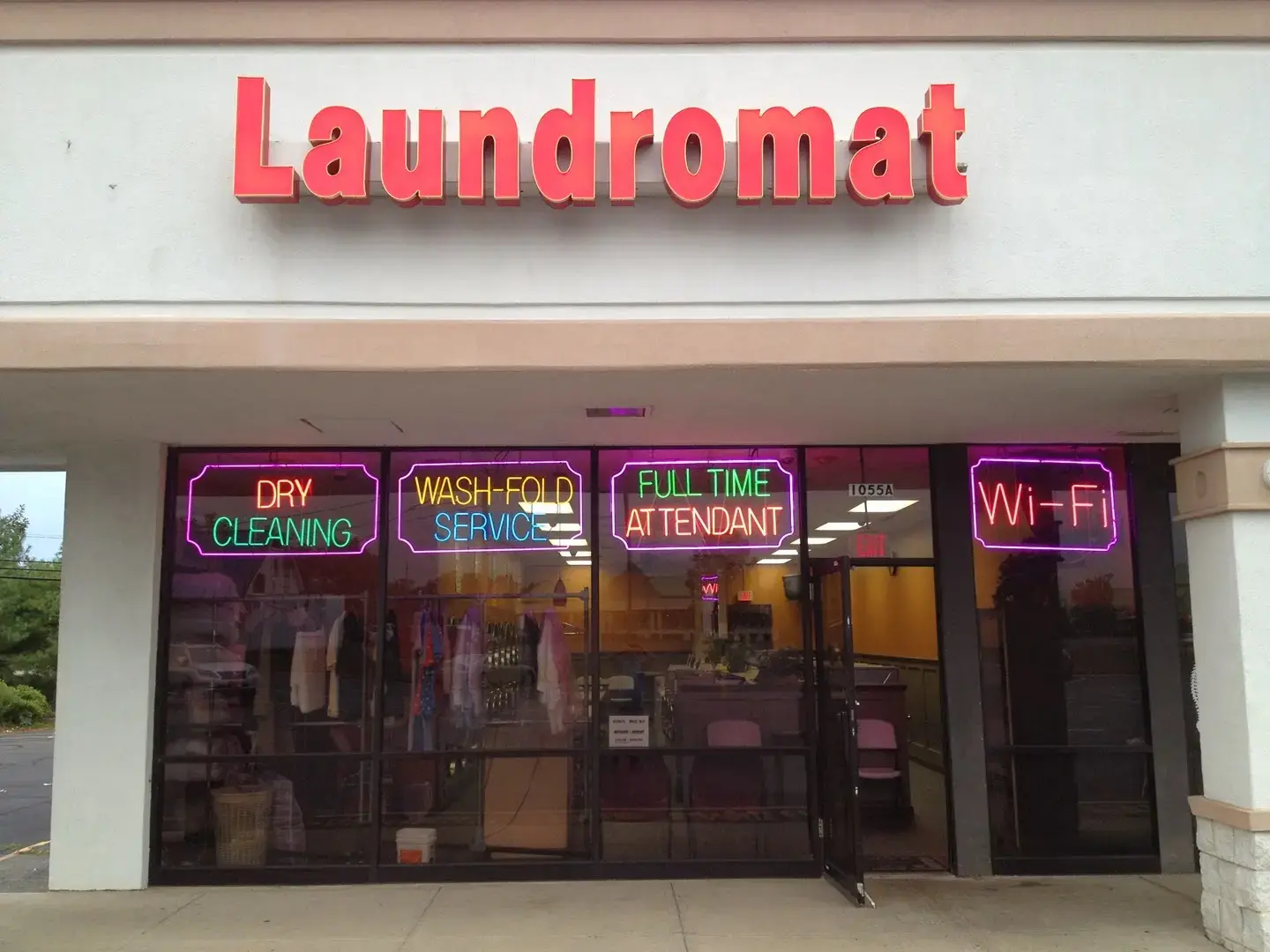 Washing Well Laundromat thumbnail 2