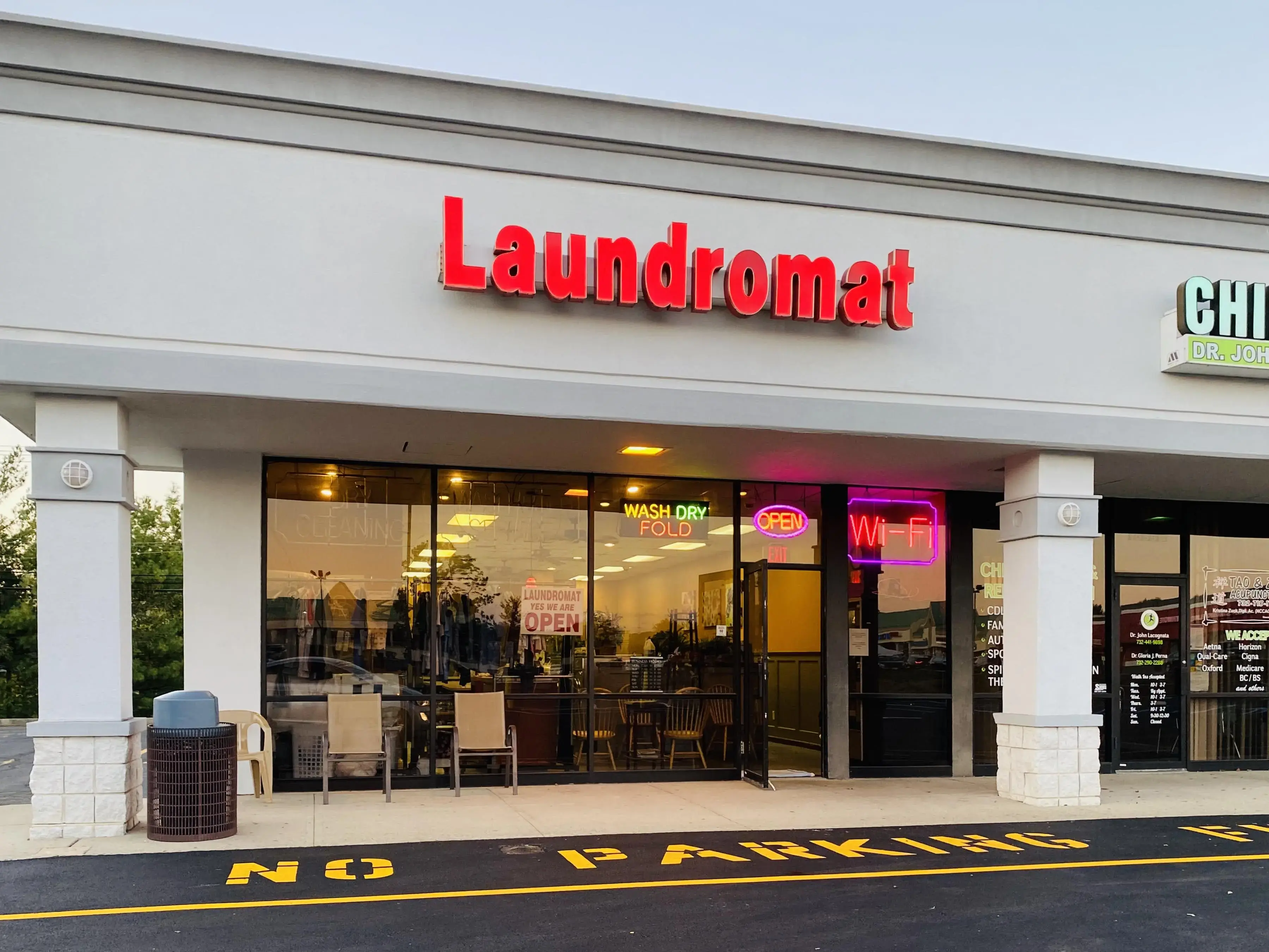 Washing Well Laundromat - Image 4
