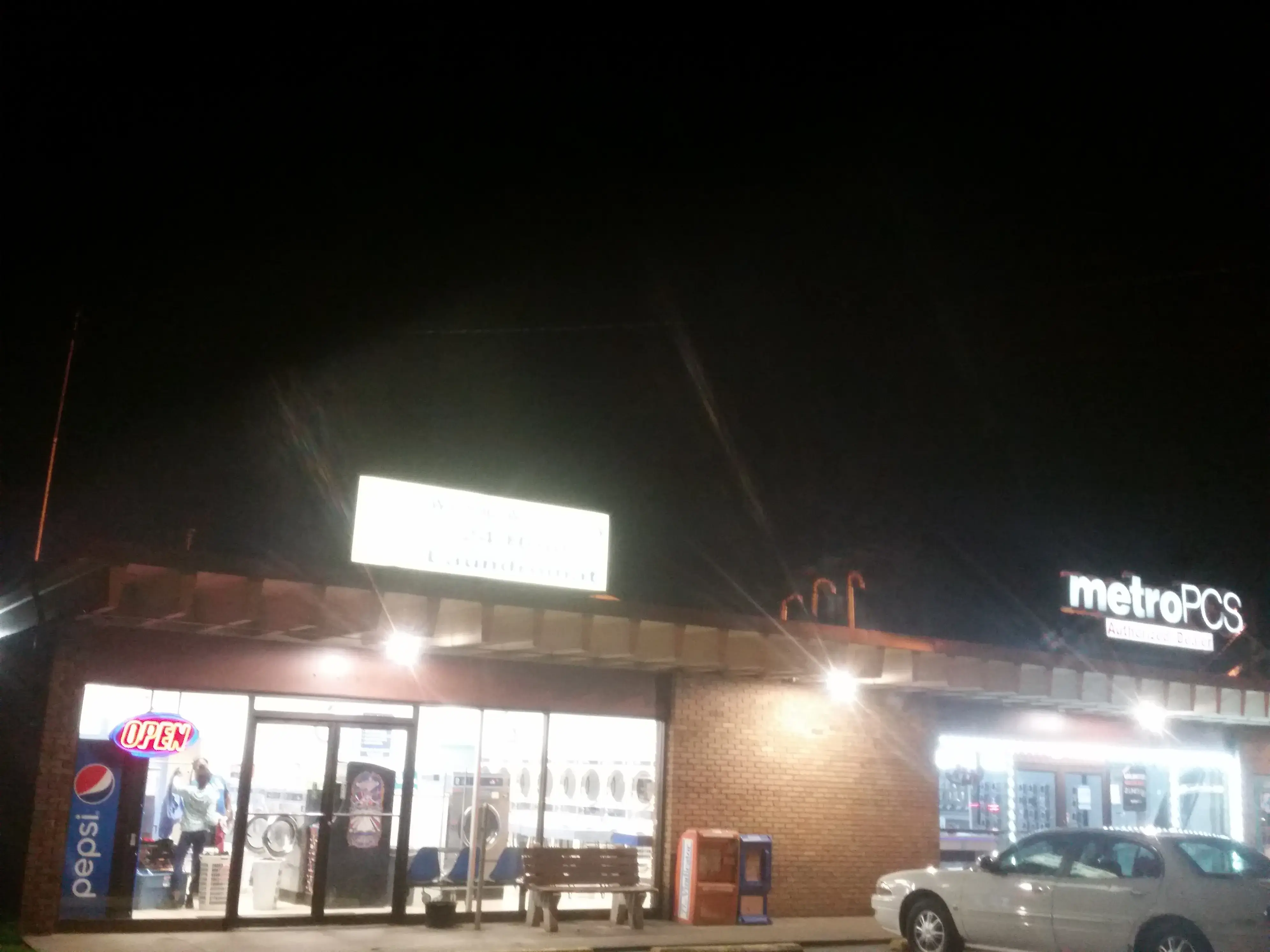 Washing Well Laundry thumbnail 16