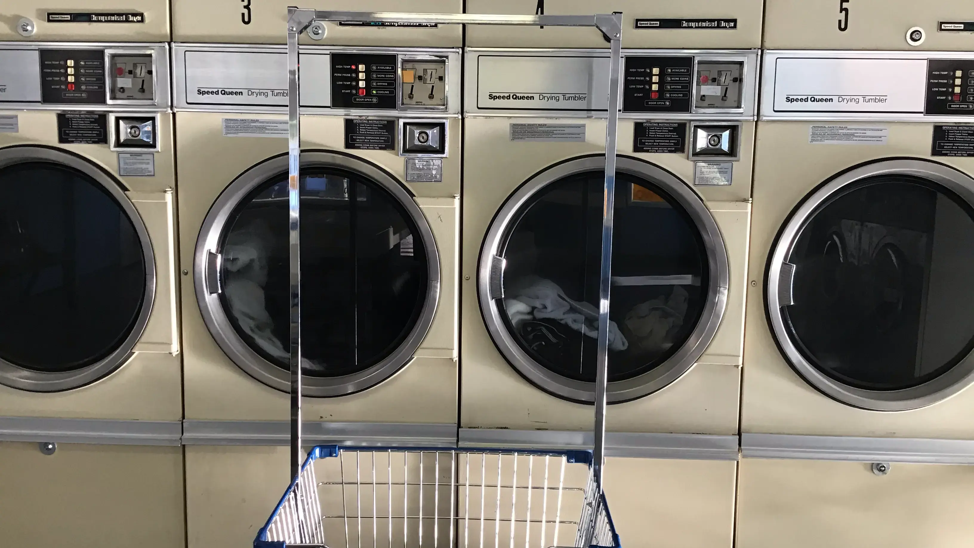 Washington Ave Express Laundromat - Image 11
