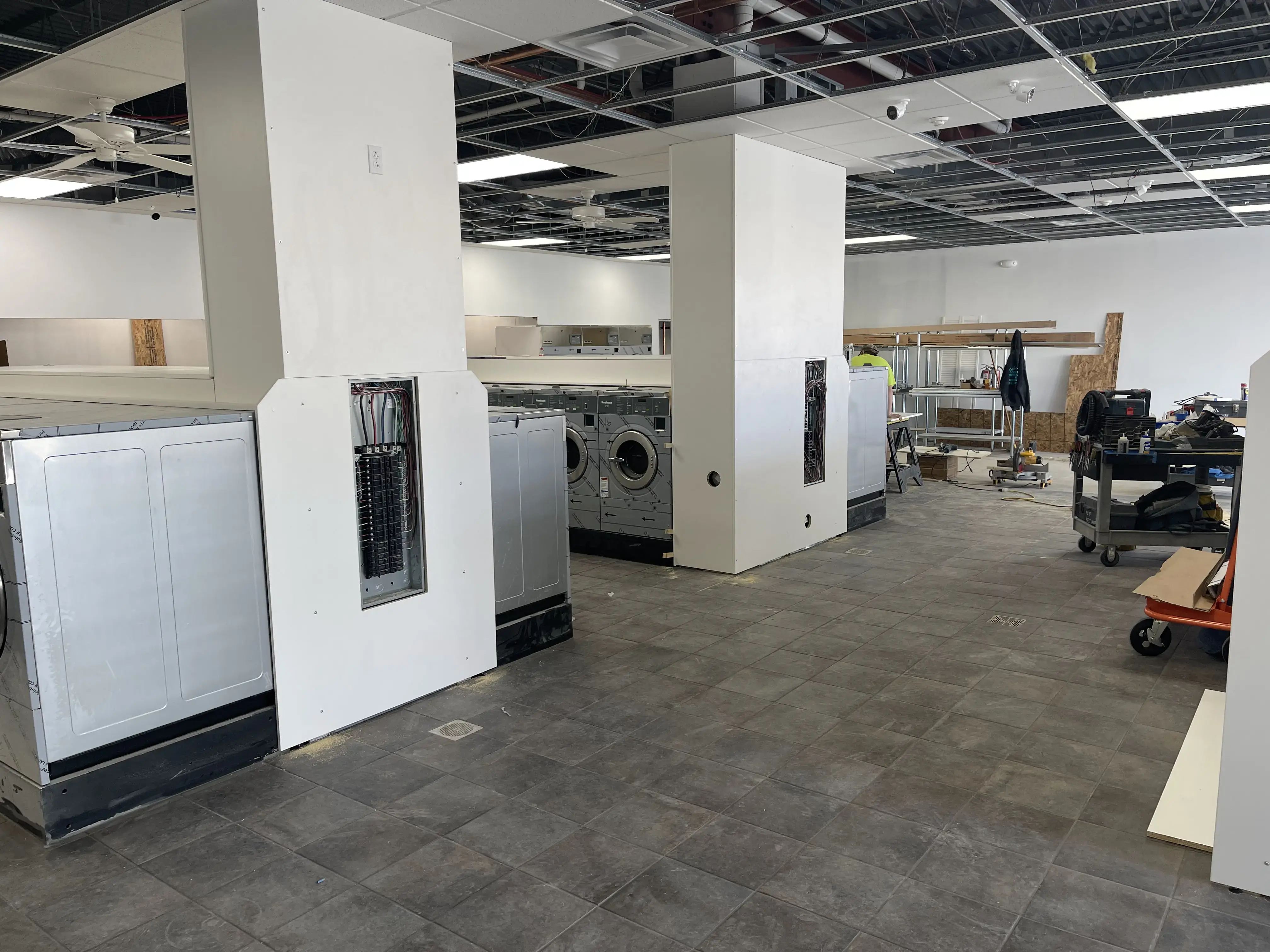 Washington Laundromat - Image 9