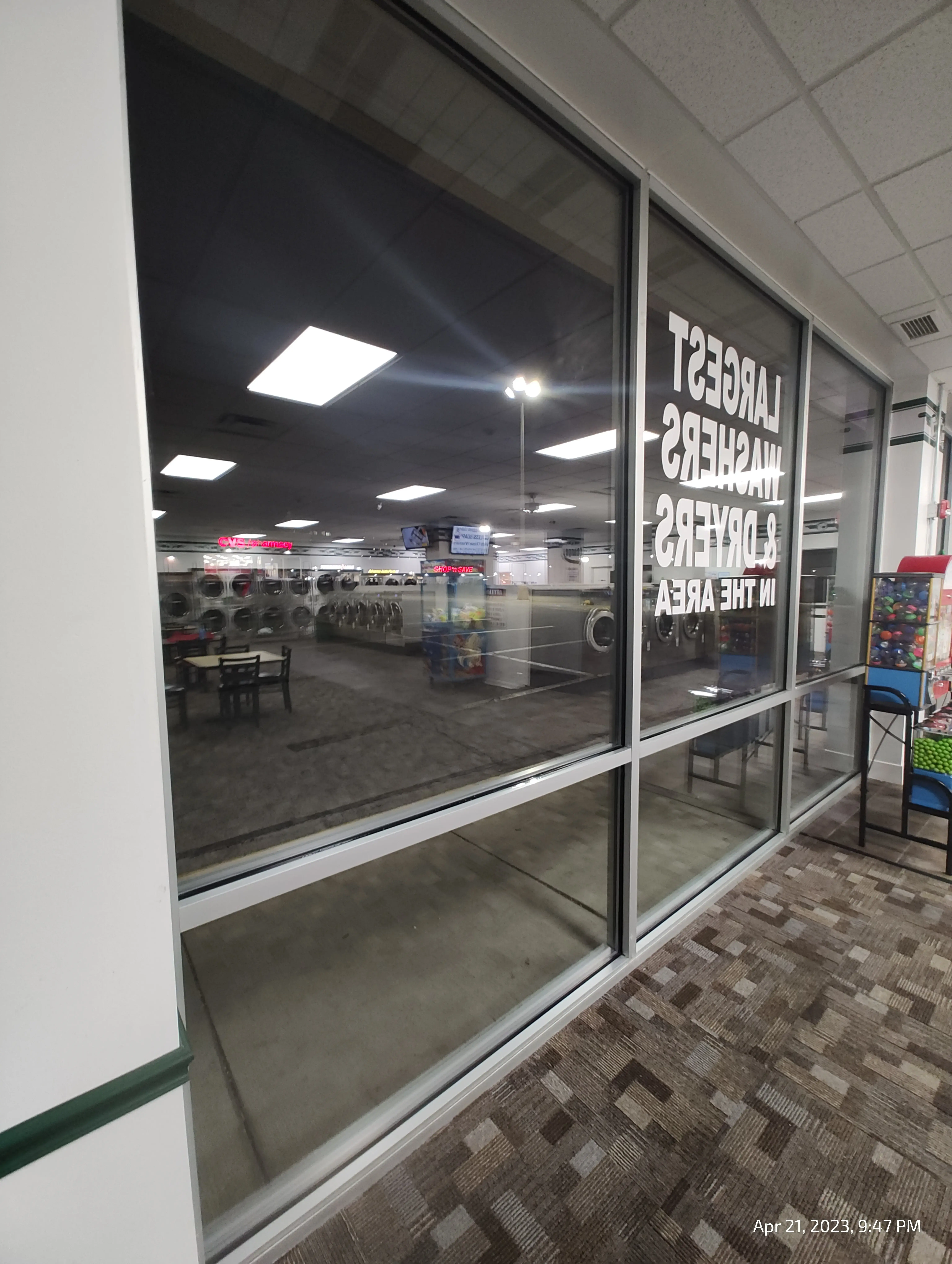 Washington Laundromat - Image 5