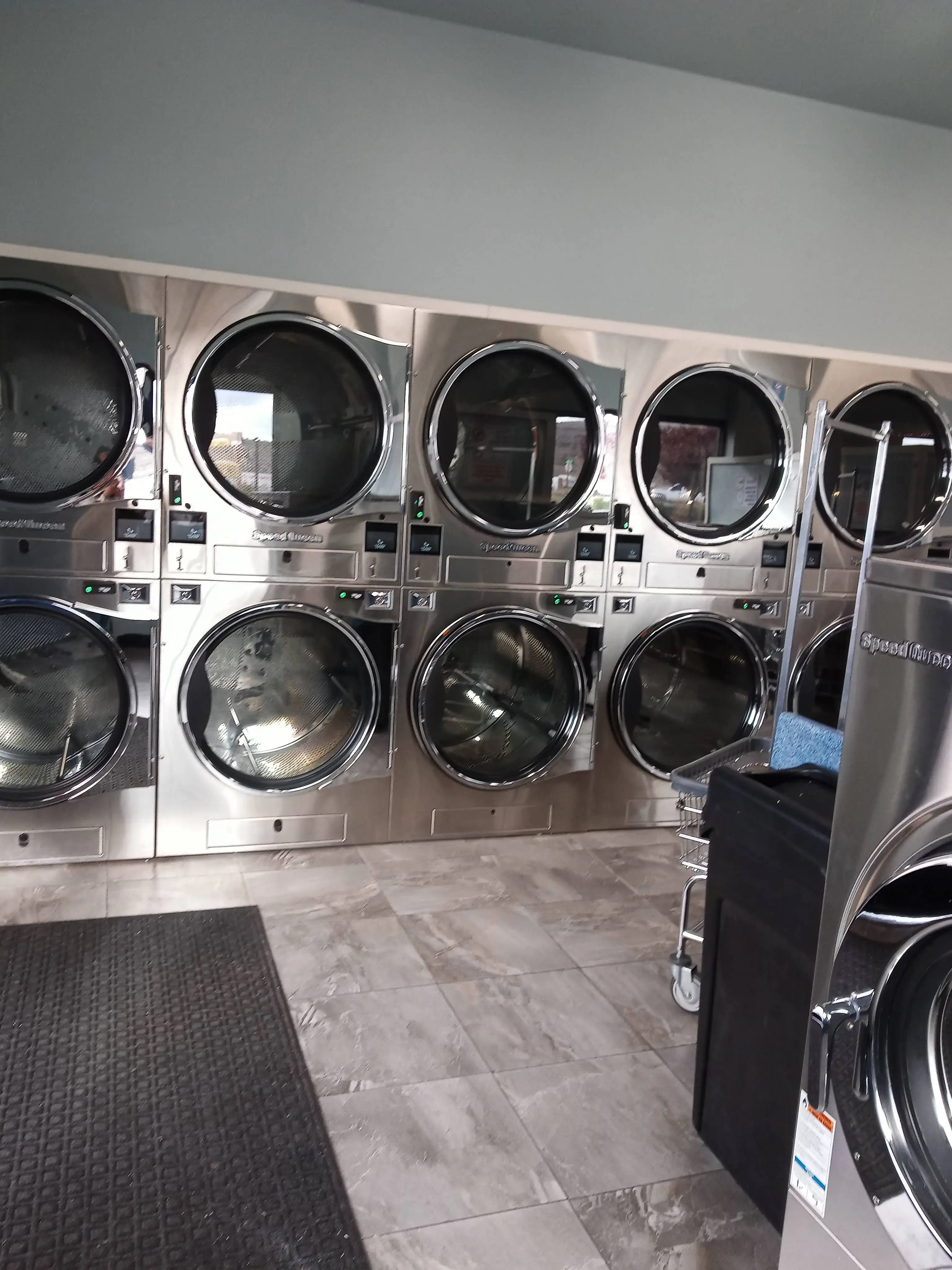 Washington laundromat - Image 5