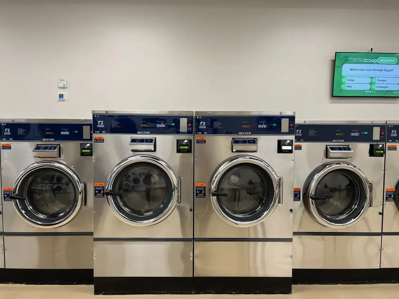 WashLand Laundromat - Image 4