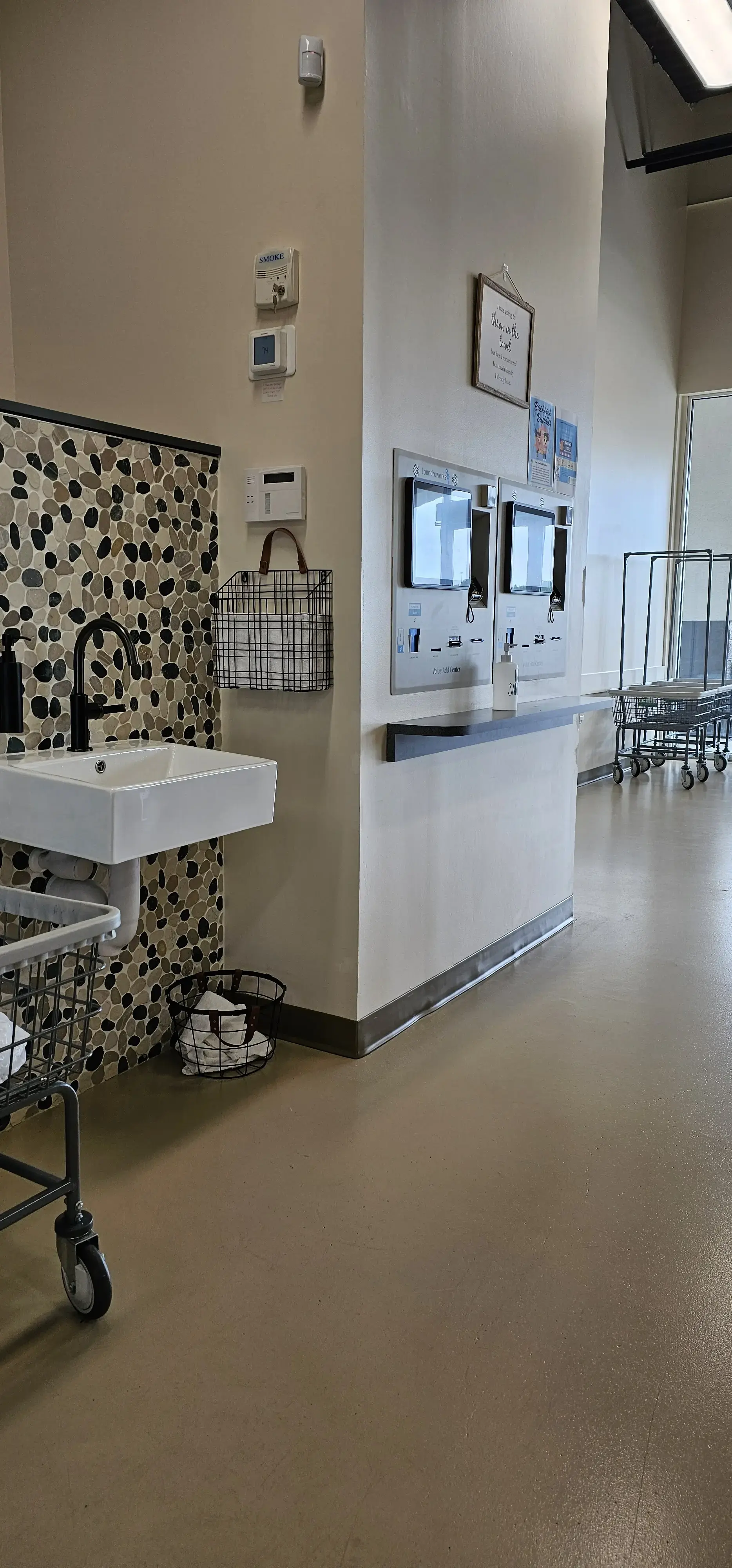 WashLand Laundromat thumbnail 18