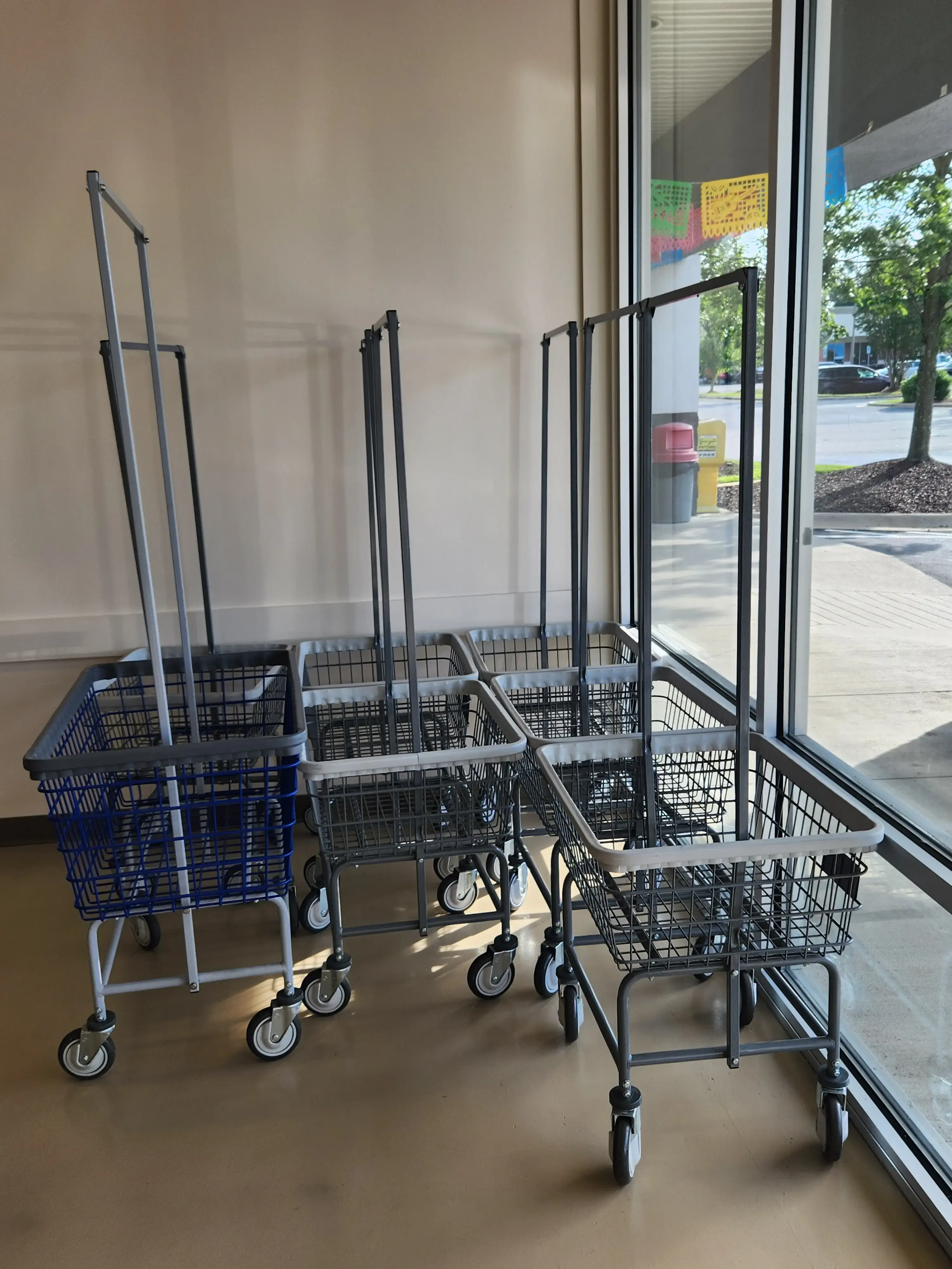 WashLand Laundromat - Image 14