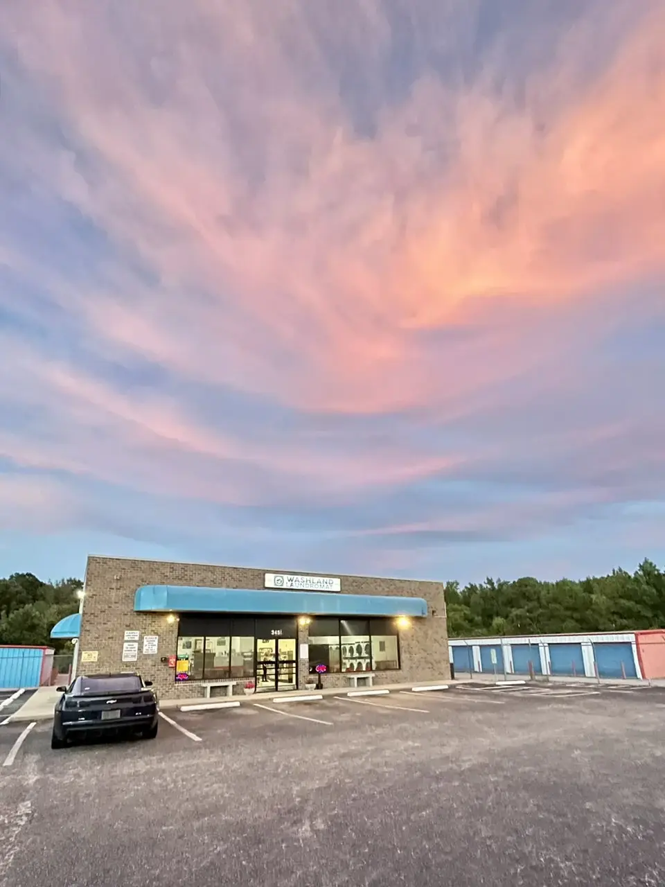 WashLand Laundromat thumbnail 4