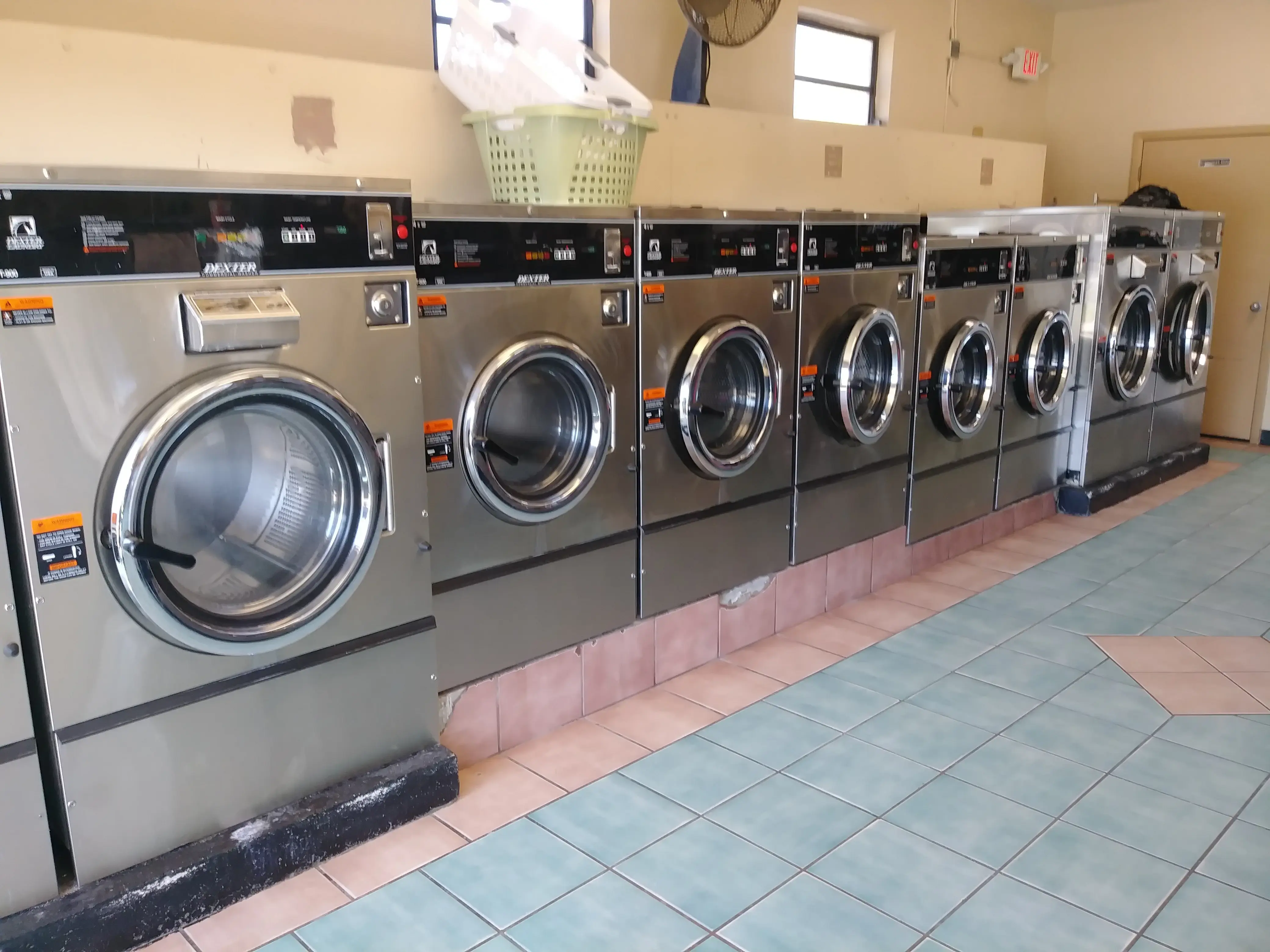 Washmart Coin Laundry thumbnail 2