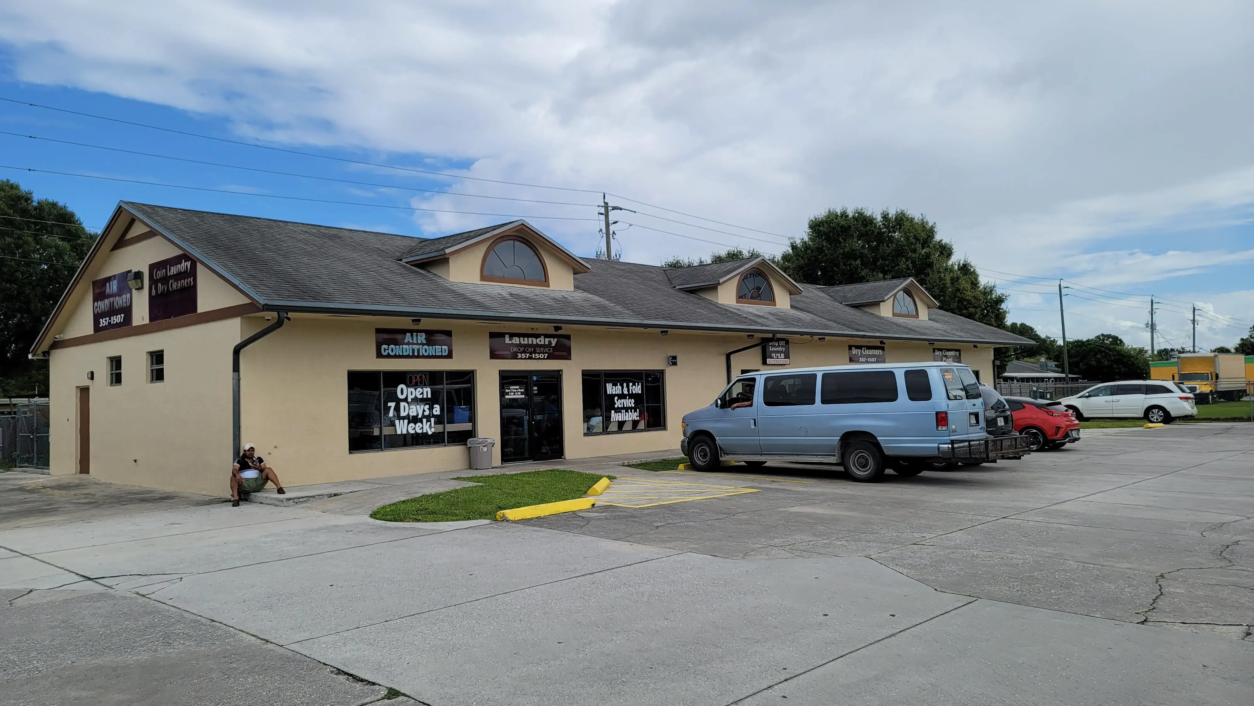 Washmart Coin Laundry thumbnail 13
