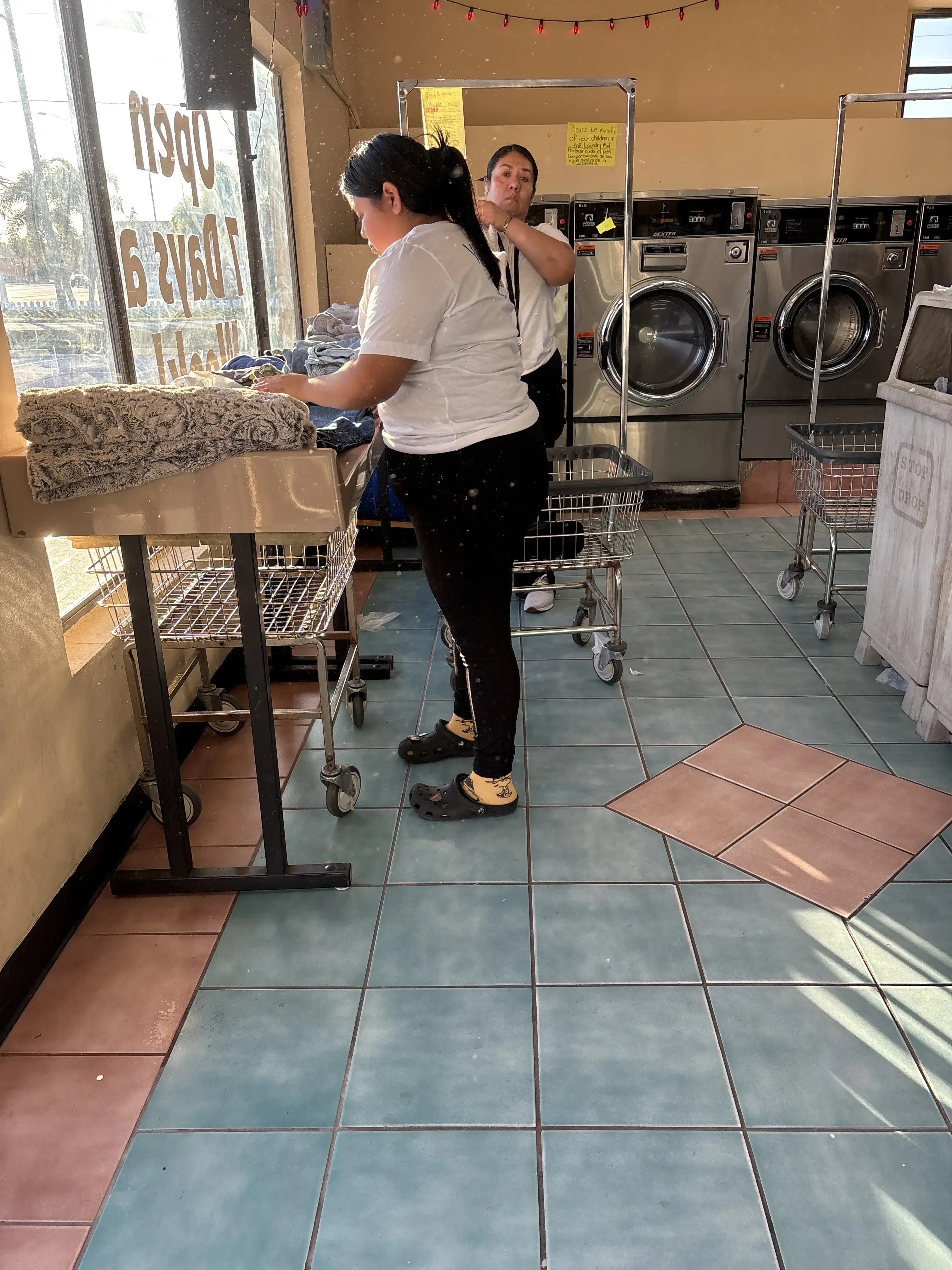 Washmart Coin Laundry thumbnail 4