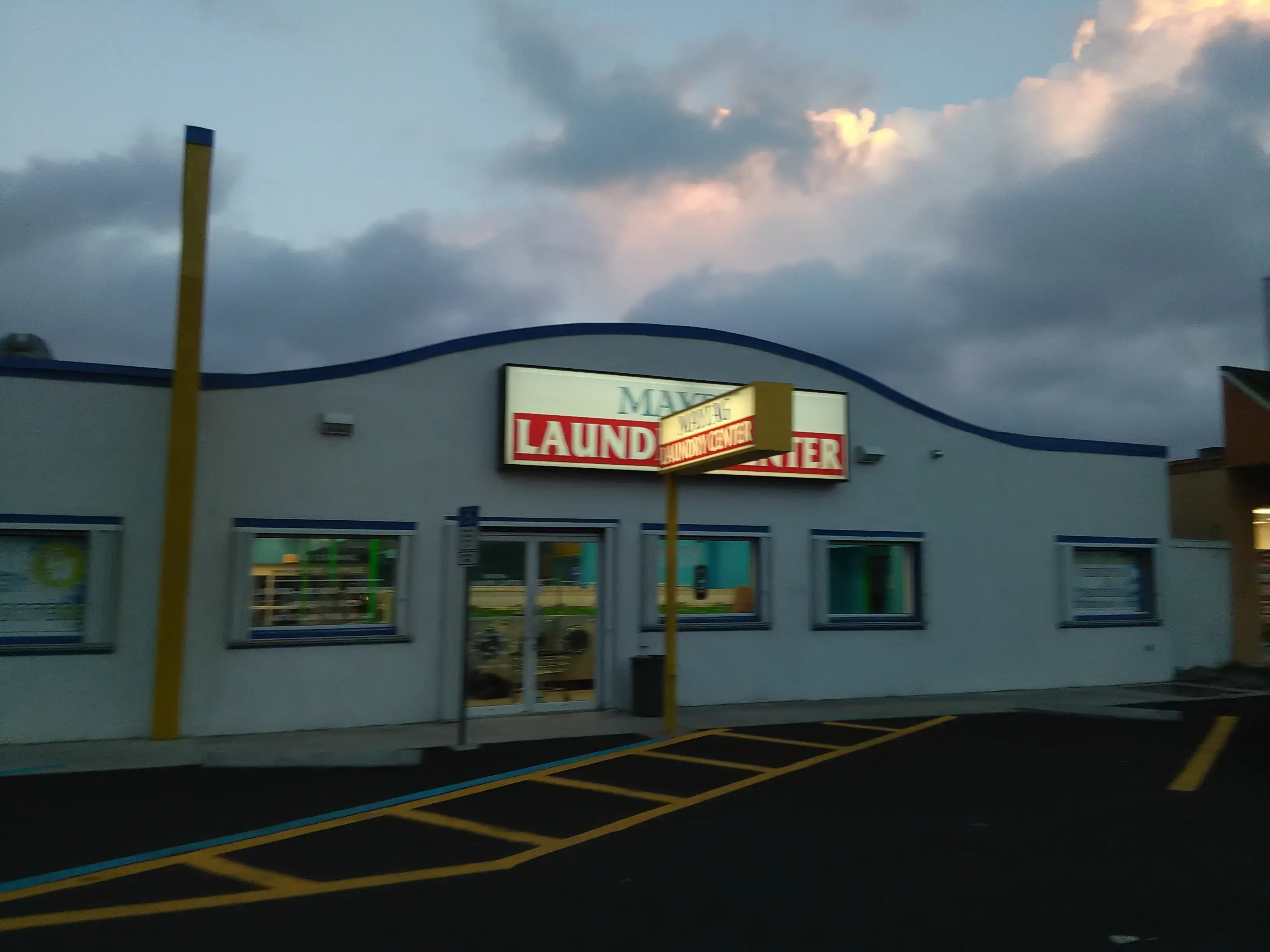 WasHouse Laundry & Drop-Off Service - Image 14