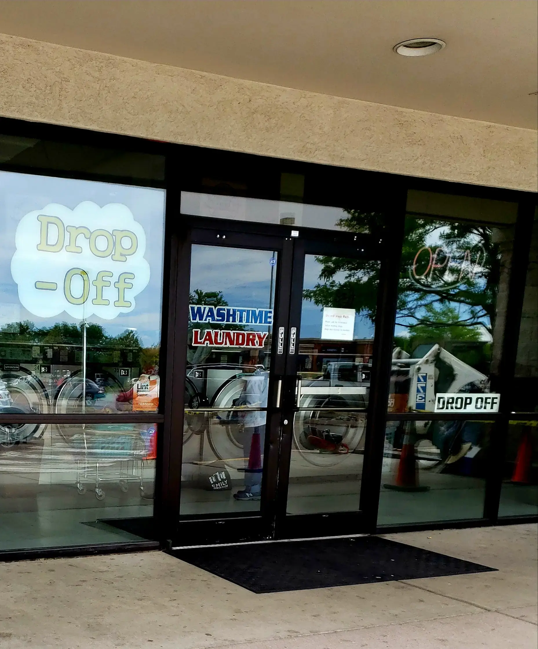 WashTime Laundry - Image 12