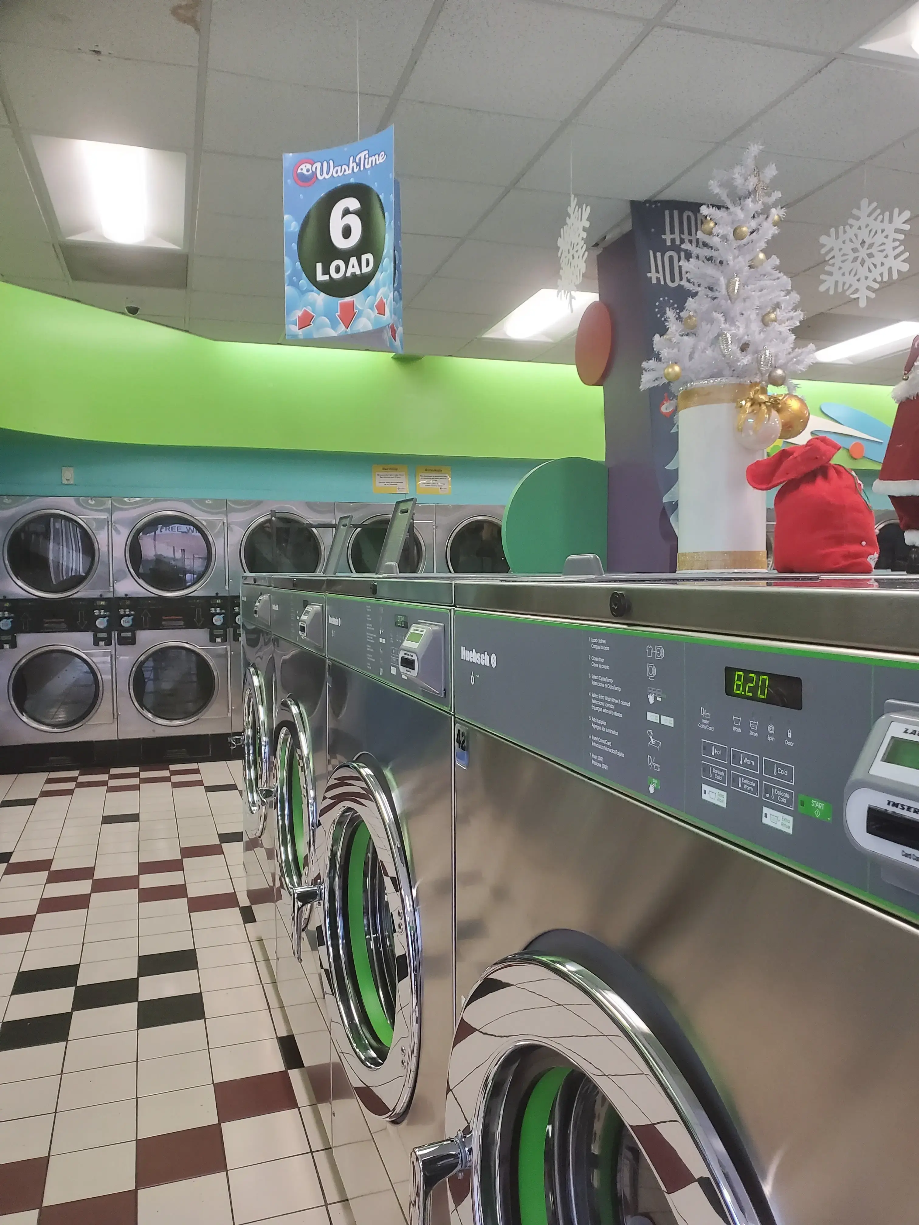 WashTime on Fullerton - Image 7