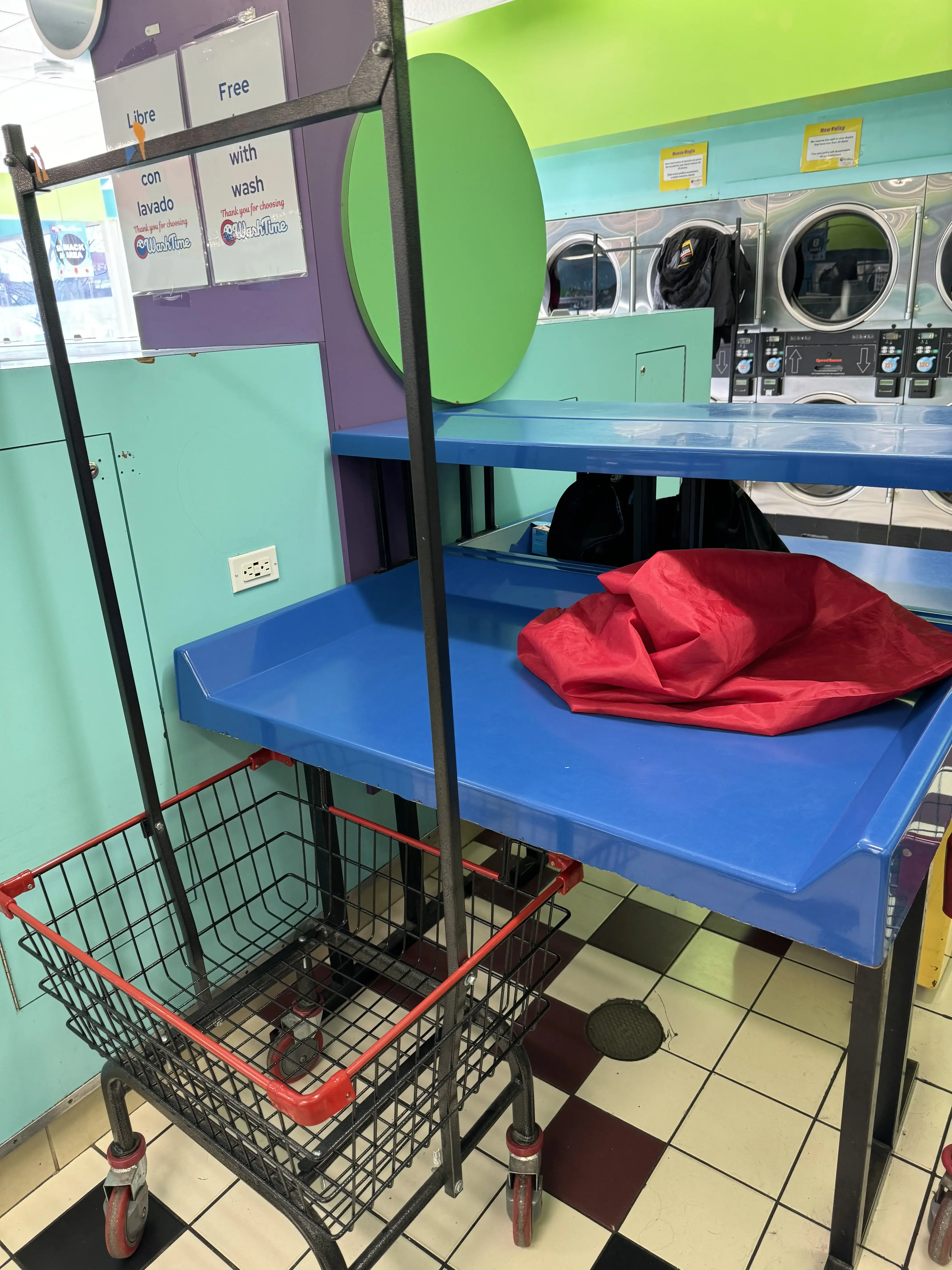 WashTime on Fullerton - Image 9