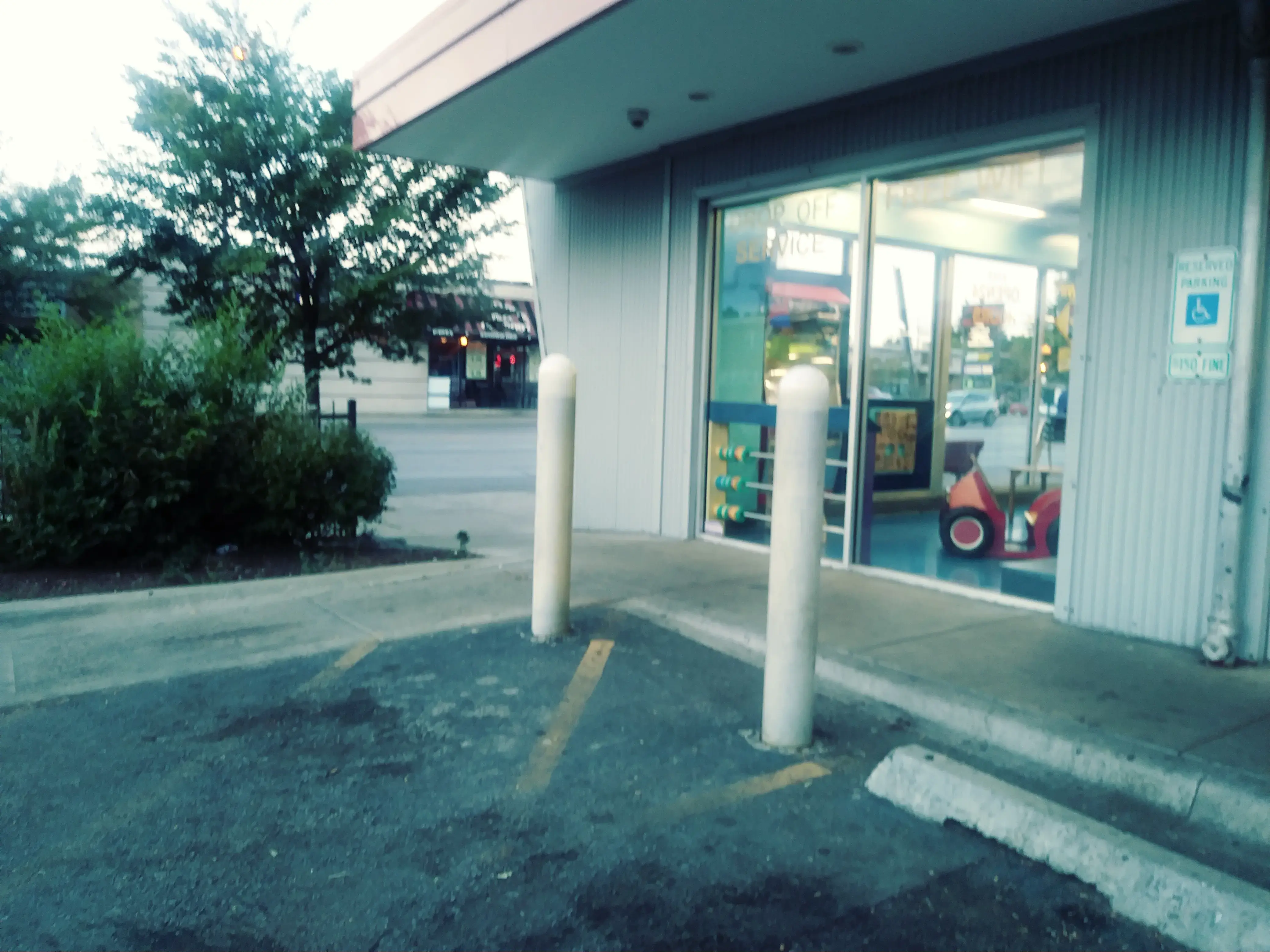 WashTime on Fullerton - Image 15