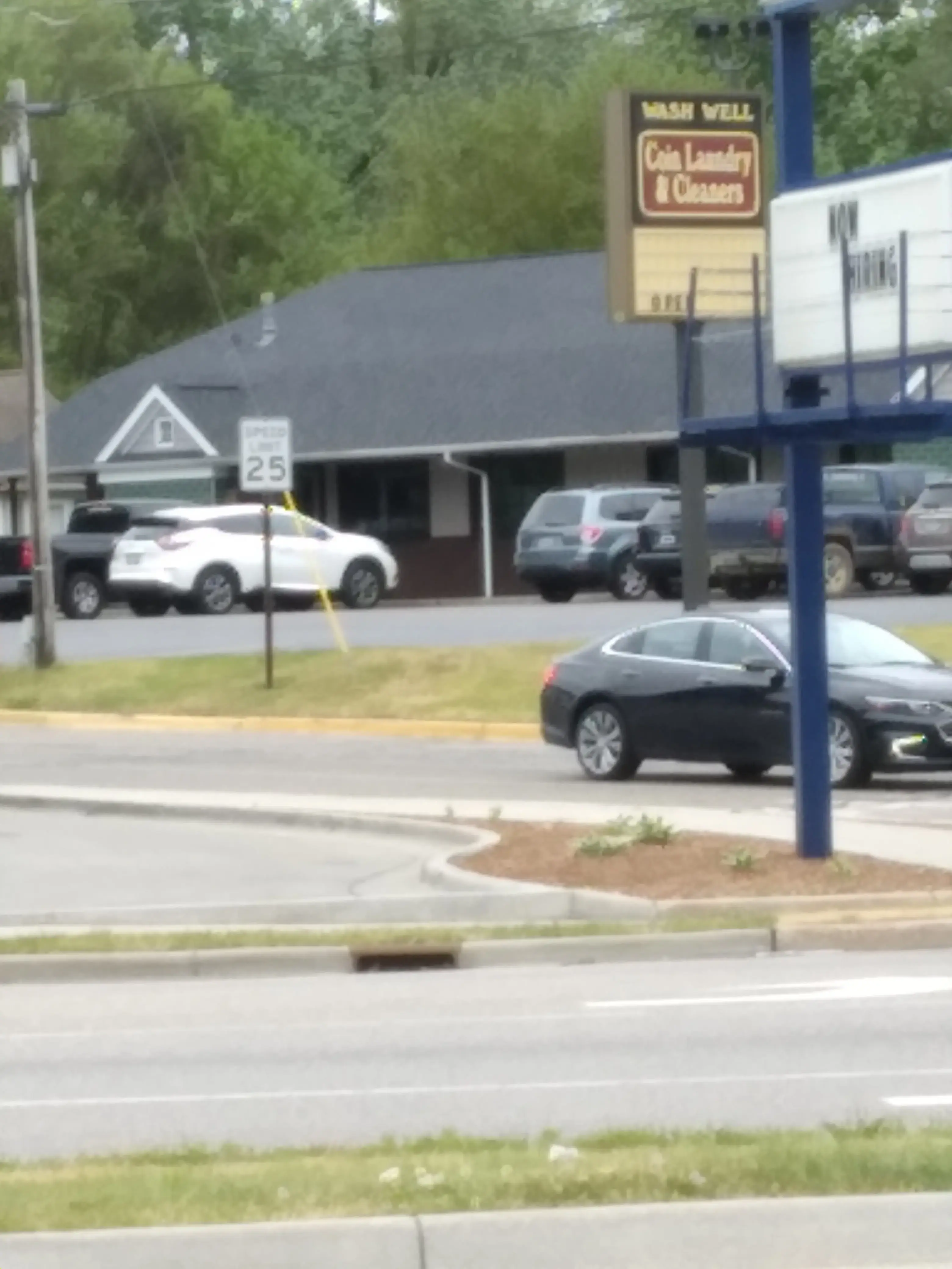WashWell Laundry & Dry Cleaners thumbnail 12