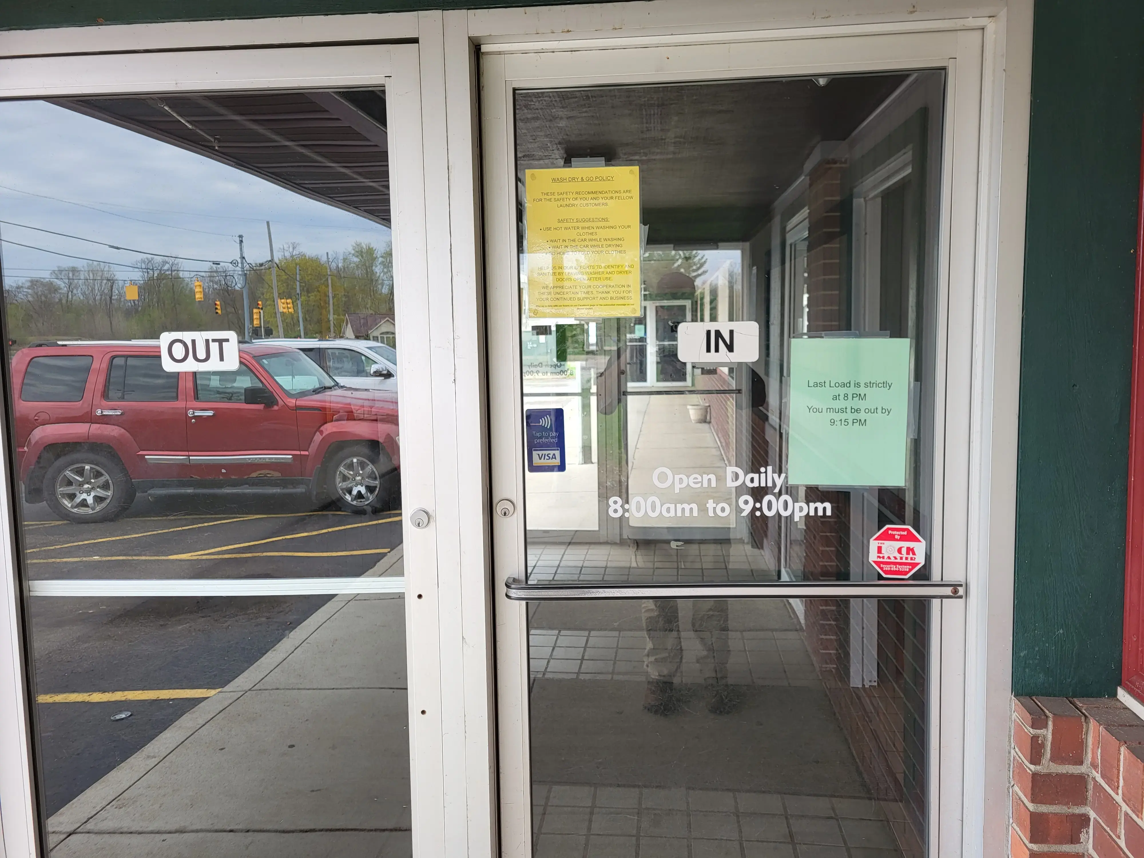 WashWell Laundry & Dry Cleaners - Image 14