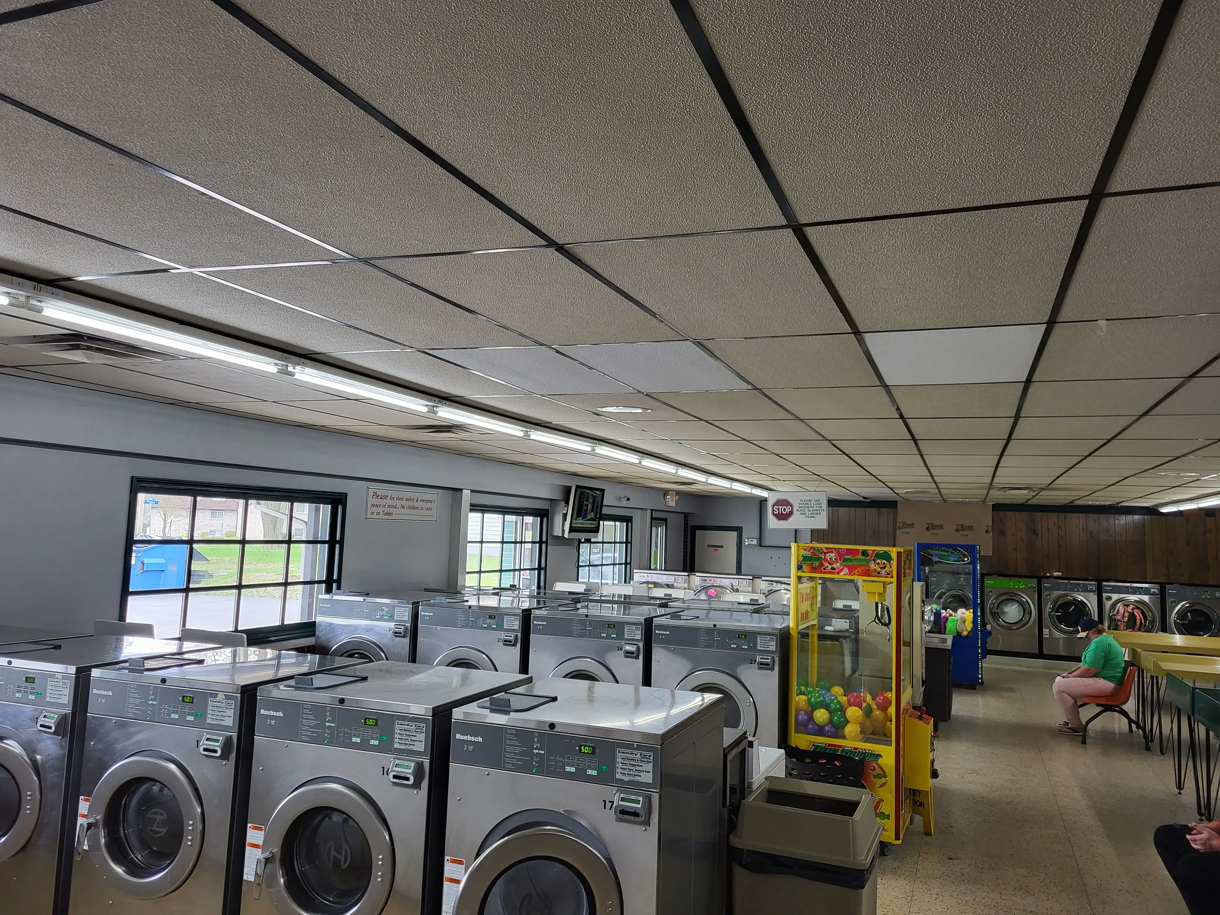 WashWell Laundry & Dry Cleaners thumbnail 3