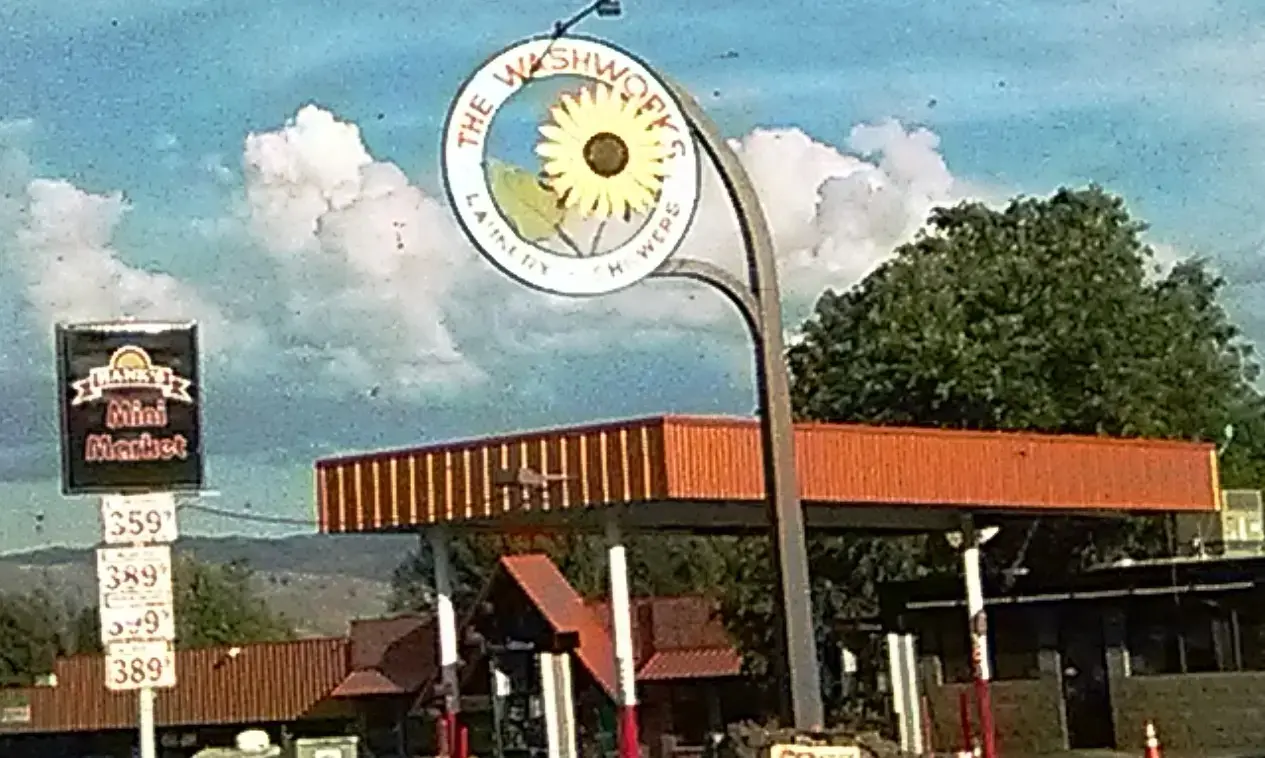 Washworks Showers & Laundry - Image 4